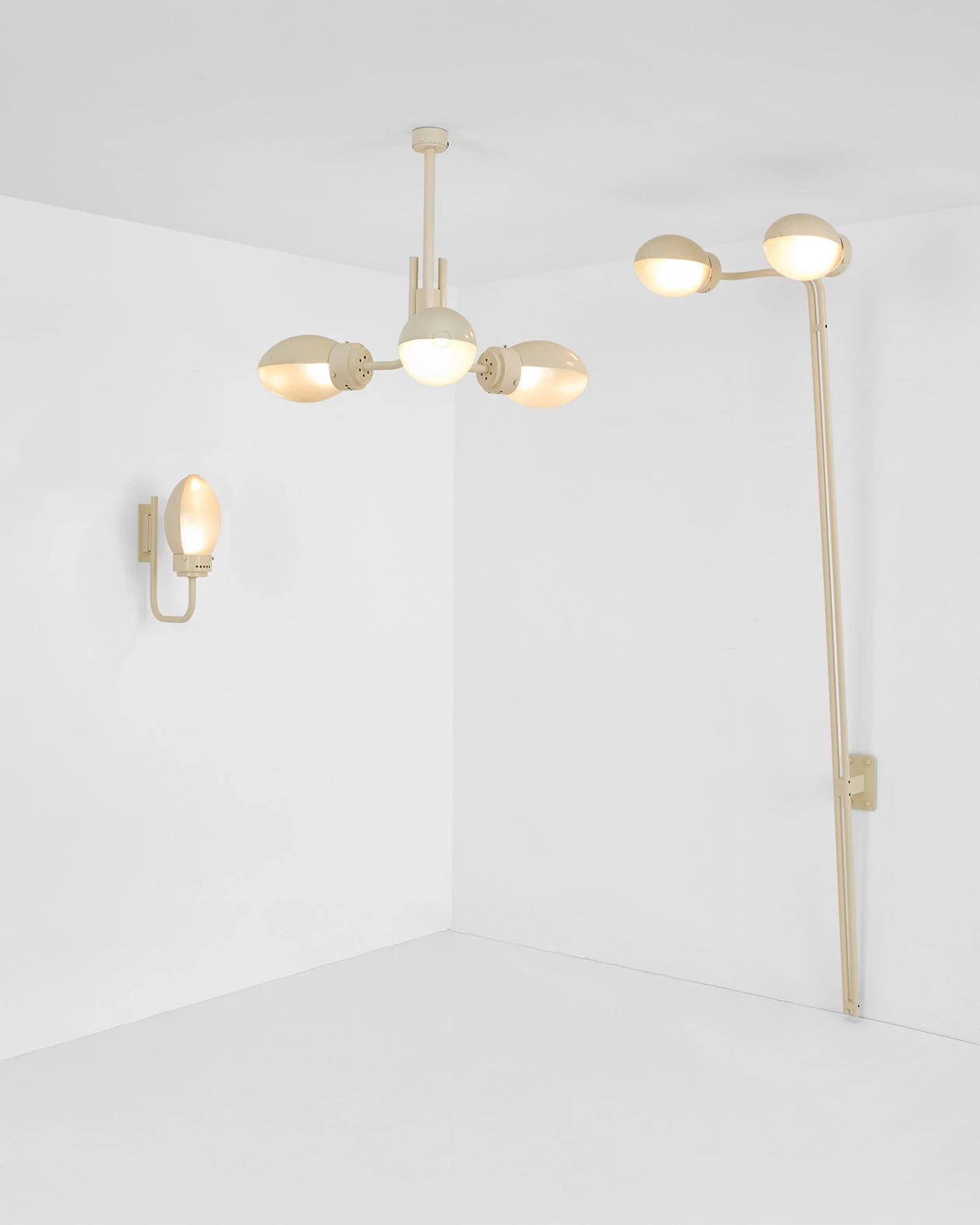 3052 - Franco and Franca Albini and Helg  - Wall light - Galerie kreo