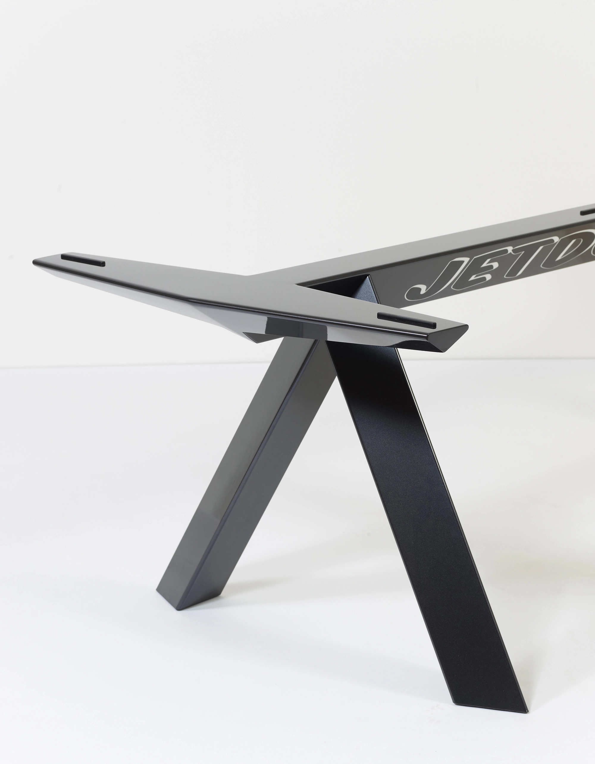 Jetdog Table - Konstantin Grcic - Table - Galerie kreo