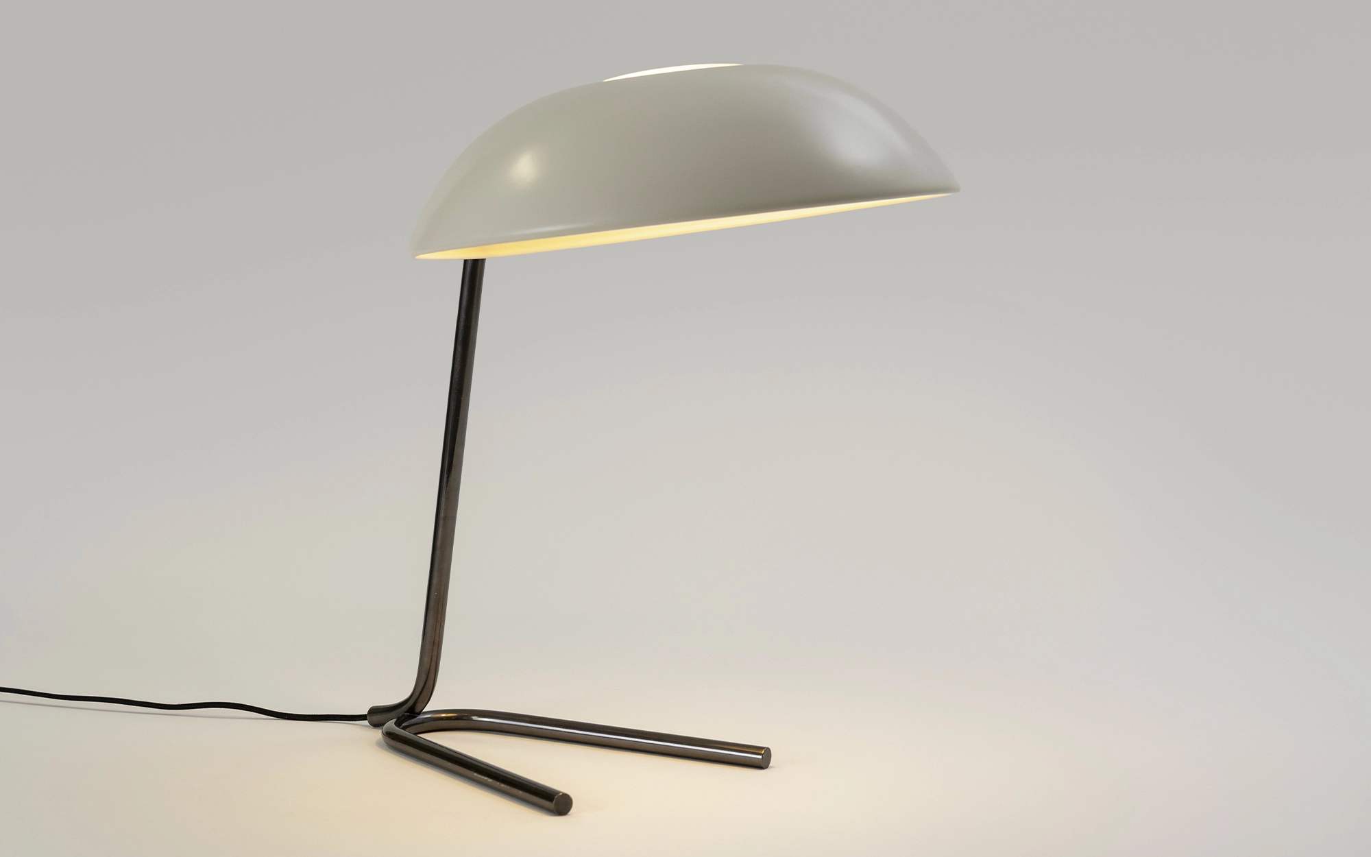 518 (cream) - Gino Sarfatti - Table light - Galerie kreo