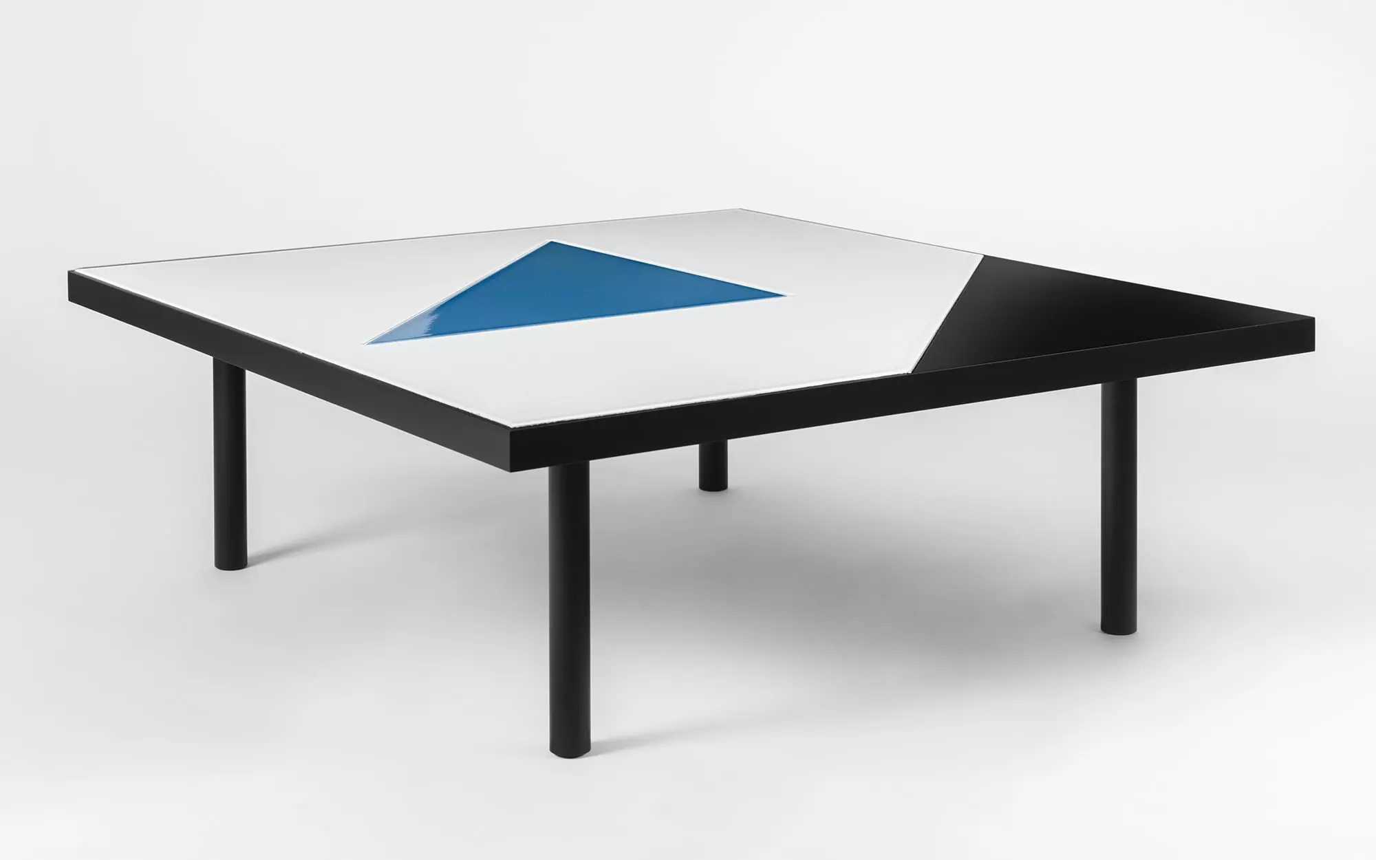 Translation Triangolo Coffee Table - Pierre Charpin - Coffee table - Galerie kreo