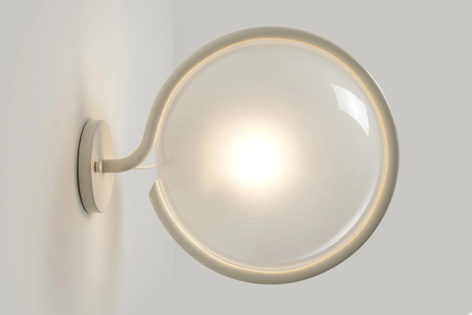 239/1 (2) - Gino Sarfatti - Wall light - Galerie kreo