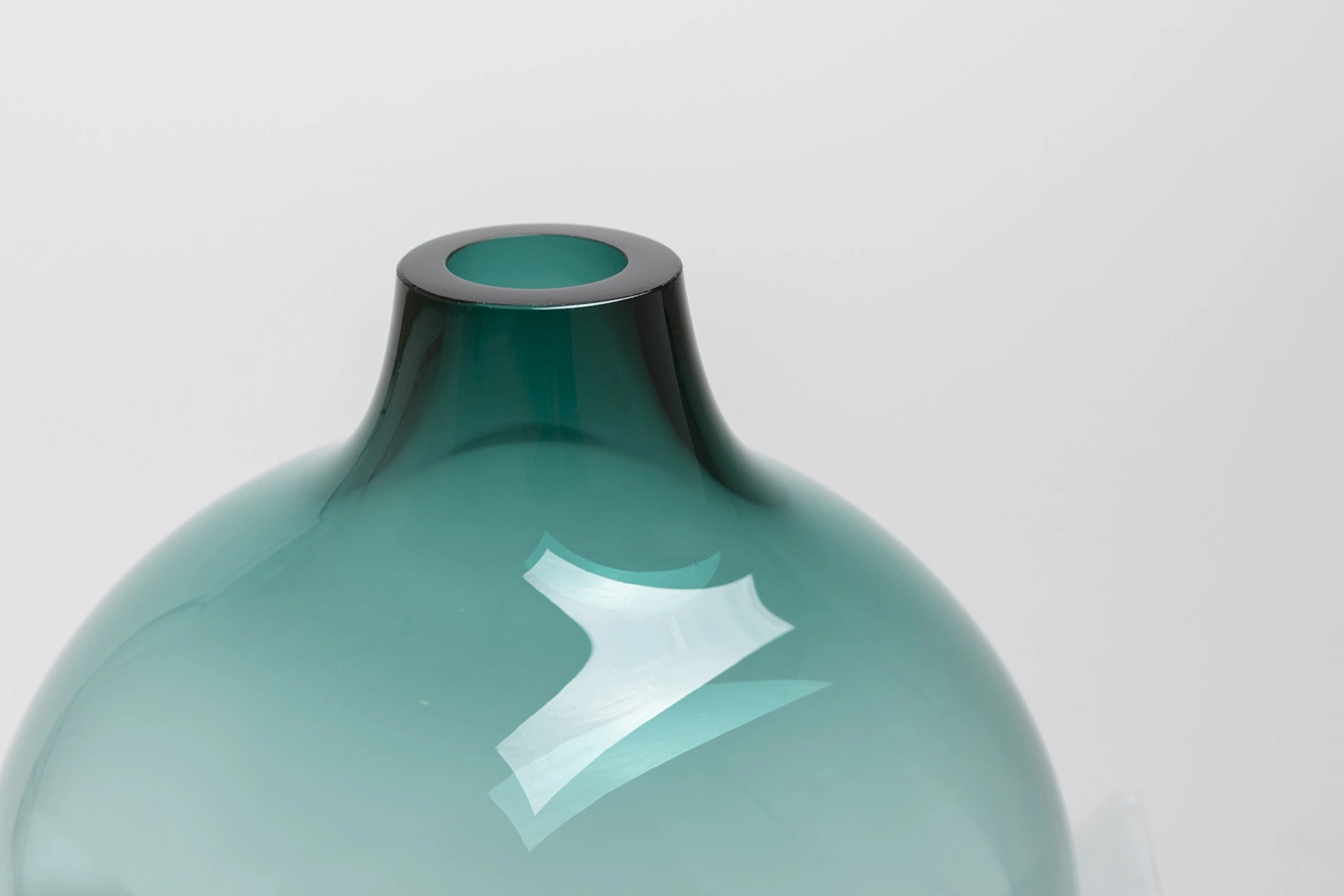 Indefinite Vases - Model Crown - Erik Olovsson - Vase - Galerie kreo