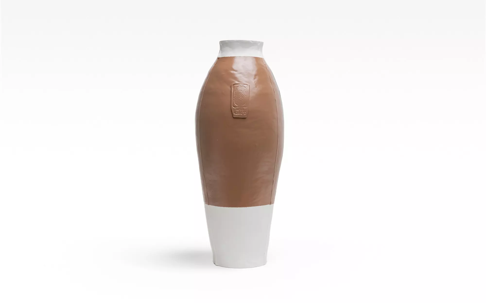 Colored vases RAL 8025 (PALE BROWN) - Hella Jongerius - Vase - Galerie kreo