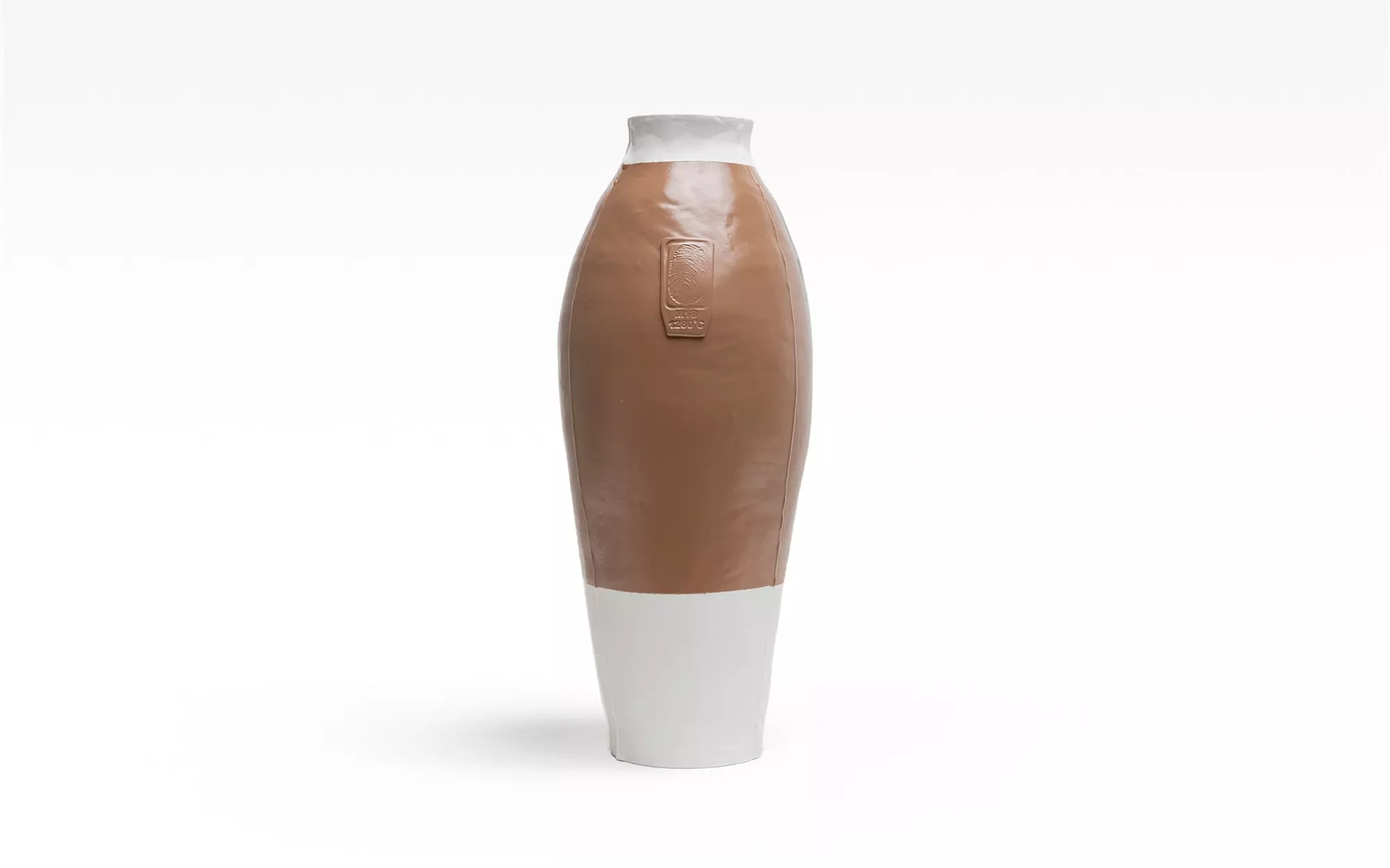 Colored vases RAL 8025 (PALE BROWN) - Hella Jongerius - chez soi.