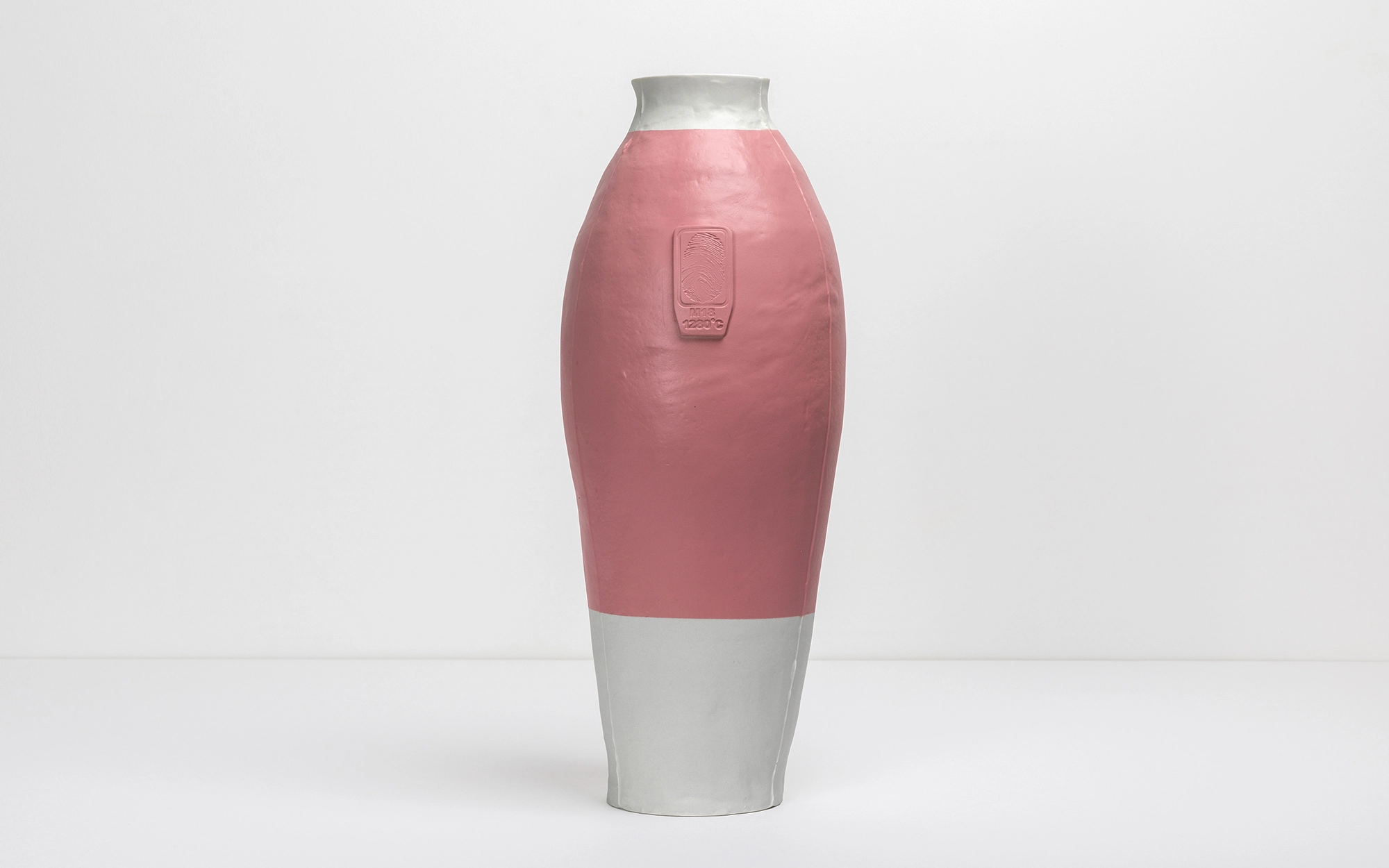 Colored Vases RAL 3015 (LIGHT PINK) - Hella Jongerius - vase - Galerie kreo
