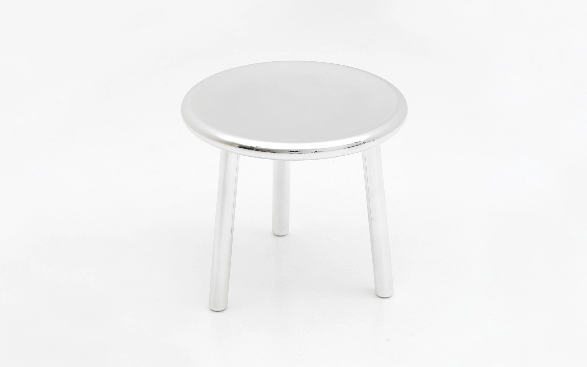 3-legged stool - Jasper Morrison - TEFAF New York 2023.