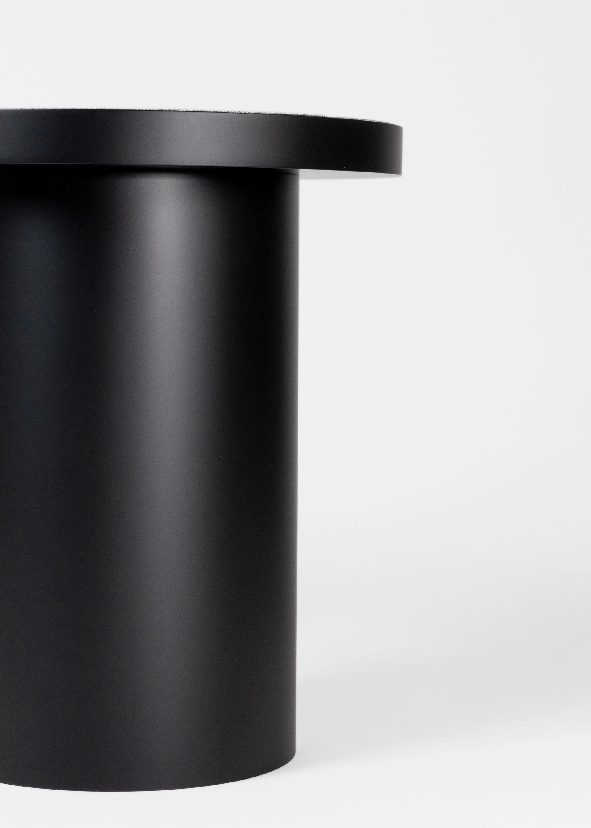 Fraction - monochromatic Side Table - Pierre Charpin - Side table - Galerie kreo