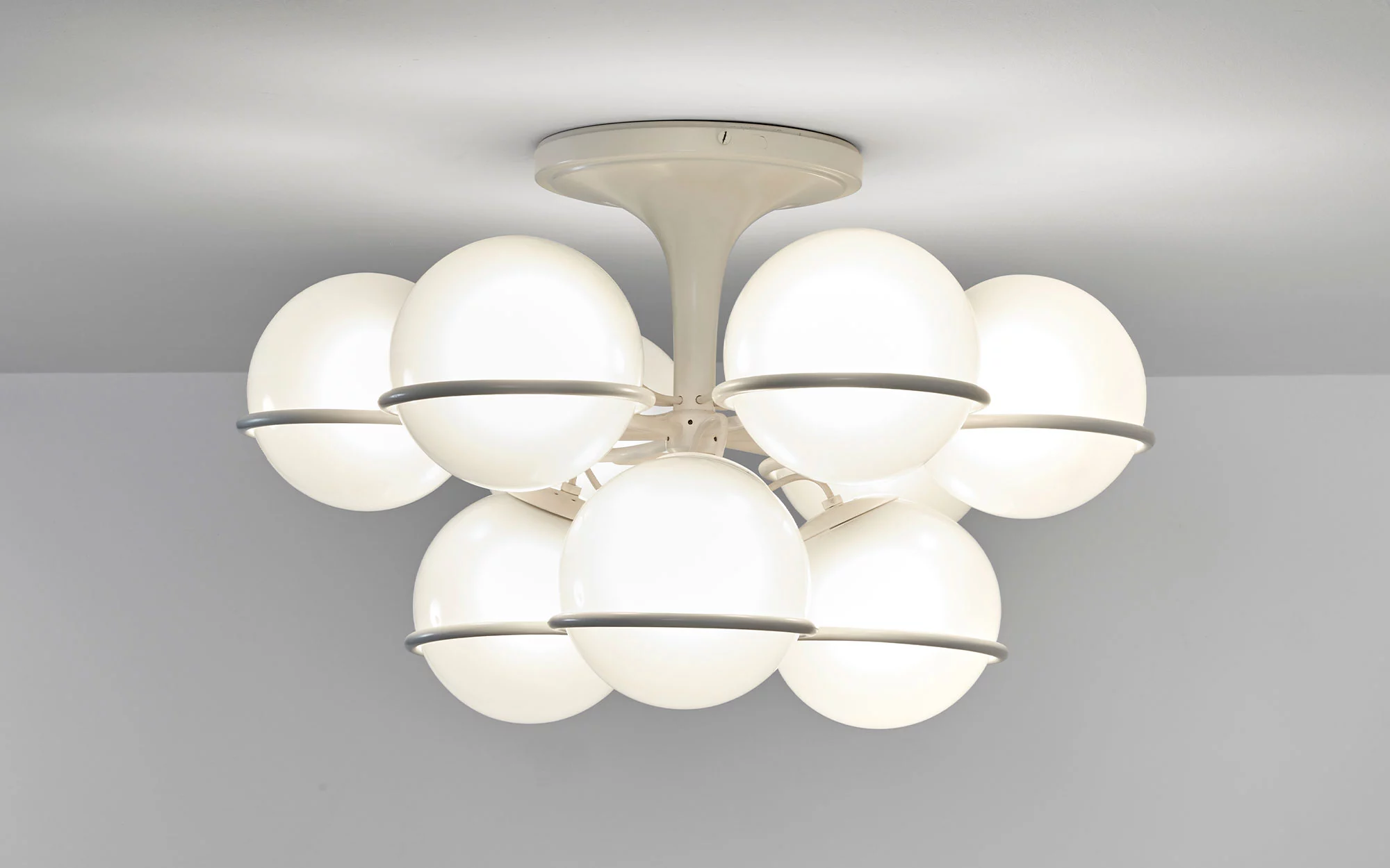 2042/9 (white) - Gino Sarfatti - Ceiling light - Galerie kreo