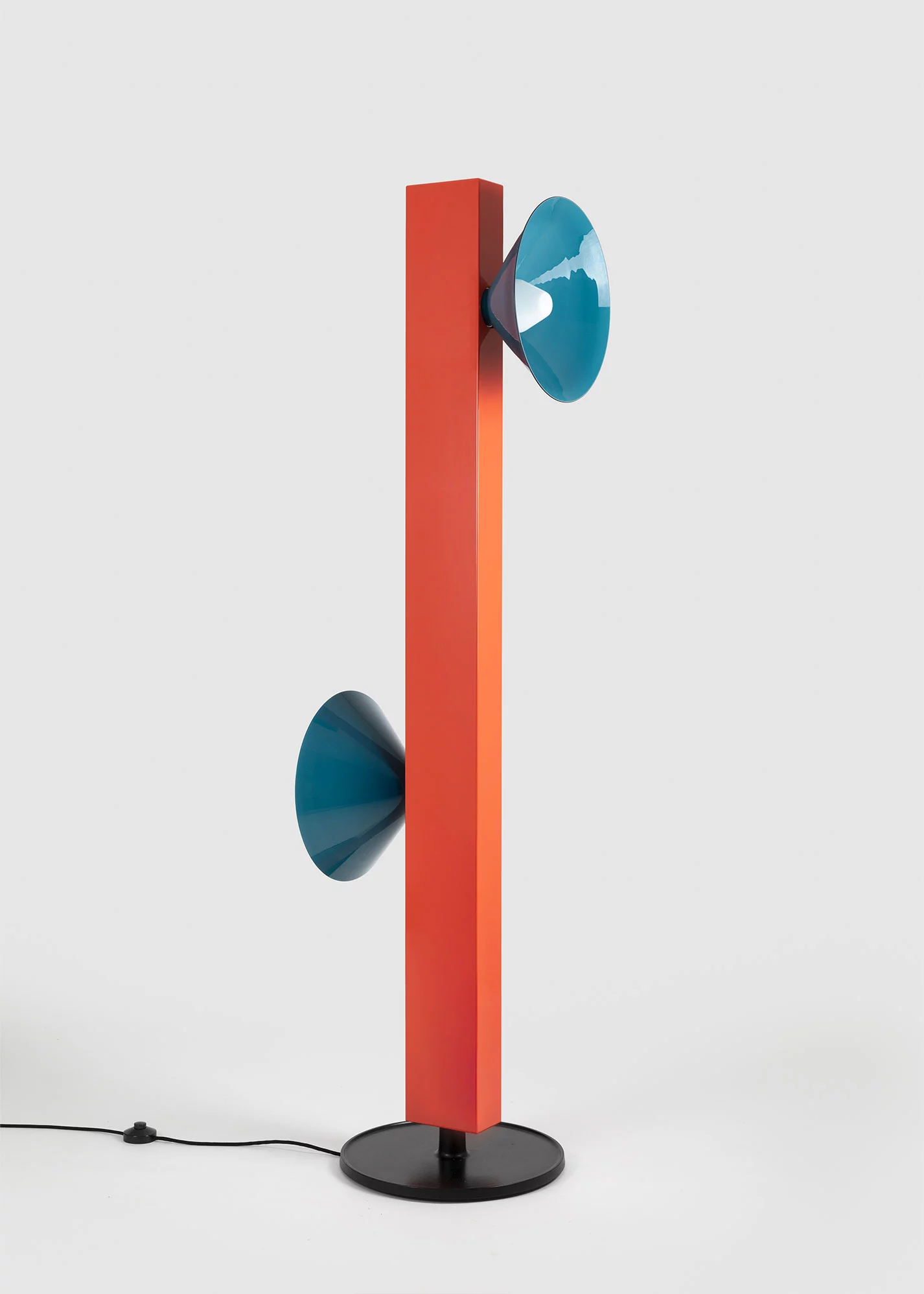 Signal F2 POLYCHROMATIC - Edward Barber and Jay Osgerby - Floor light - Galerie kreo