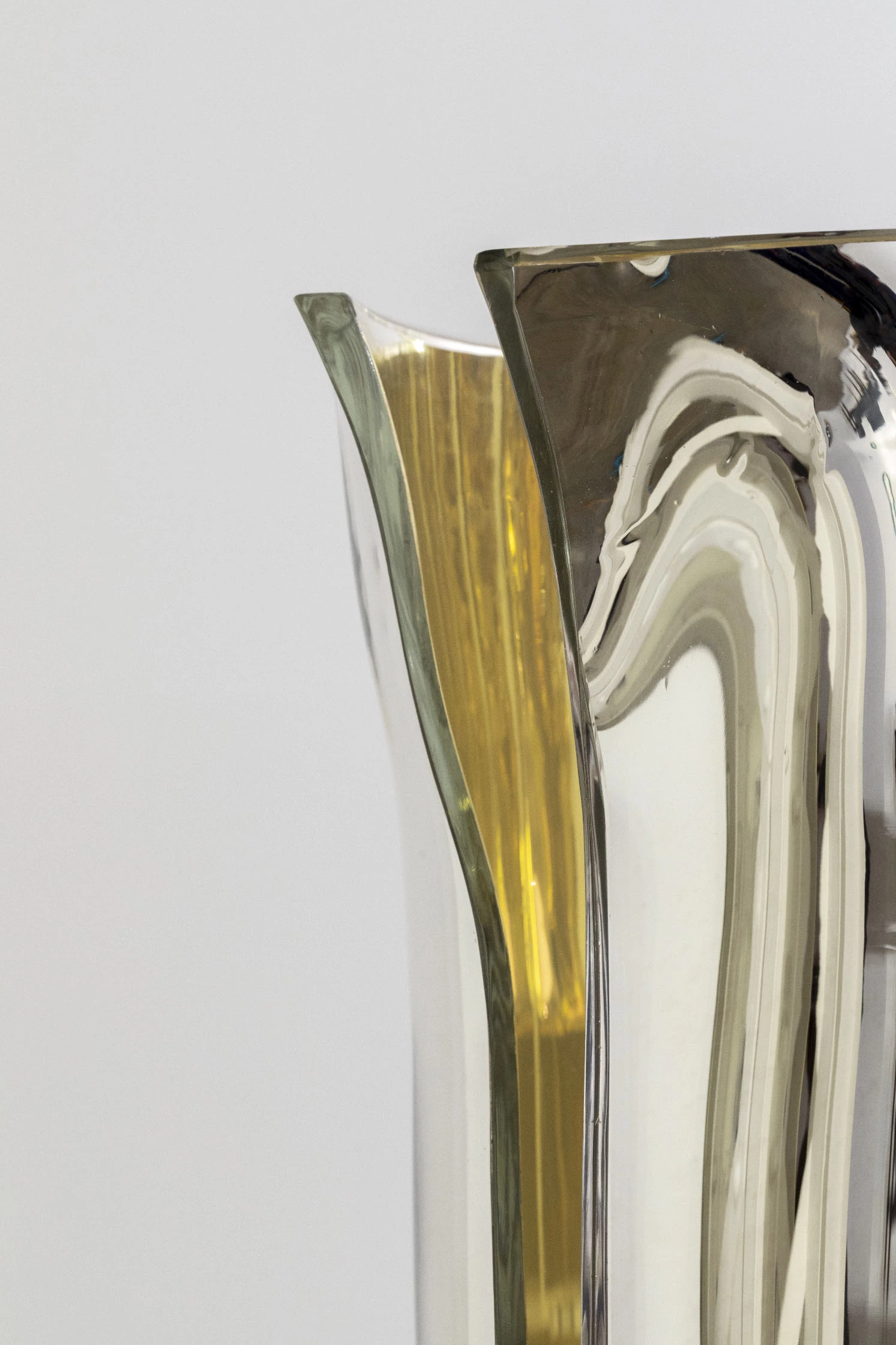 Cut Mirror Vase - Front - Vase - Galerie kreo