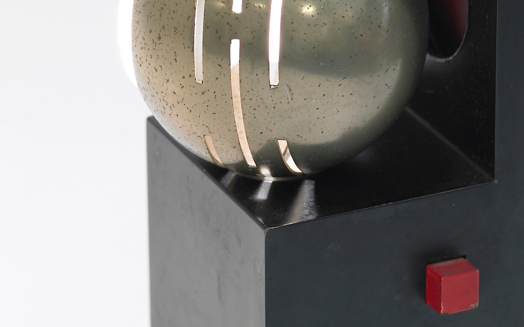 Contrast - Angelo Lelii - Table light - Galerie kreo