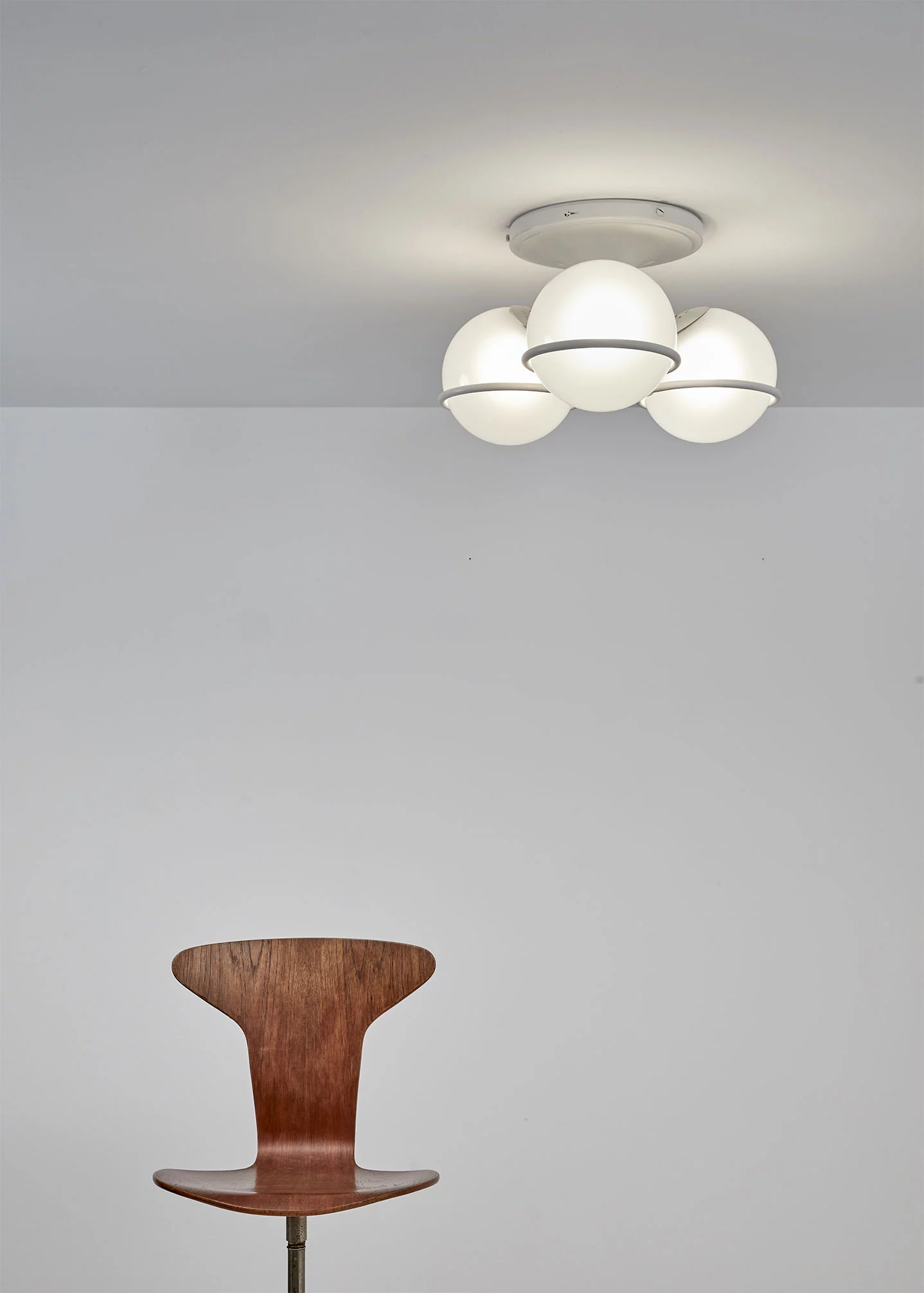 2042/3 (white) - Gino Sarfatti - Ceiling light - Galerie kreo