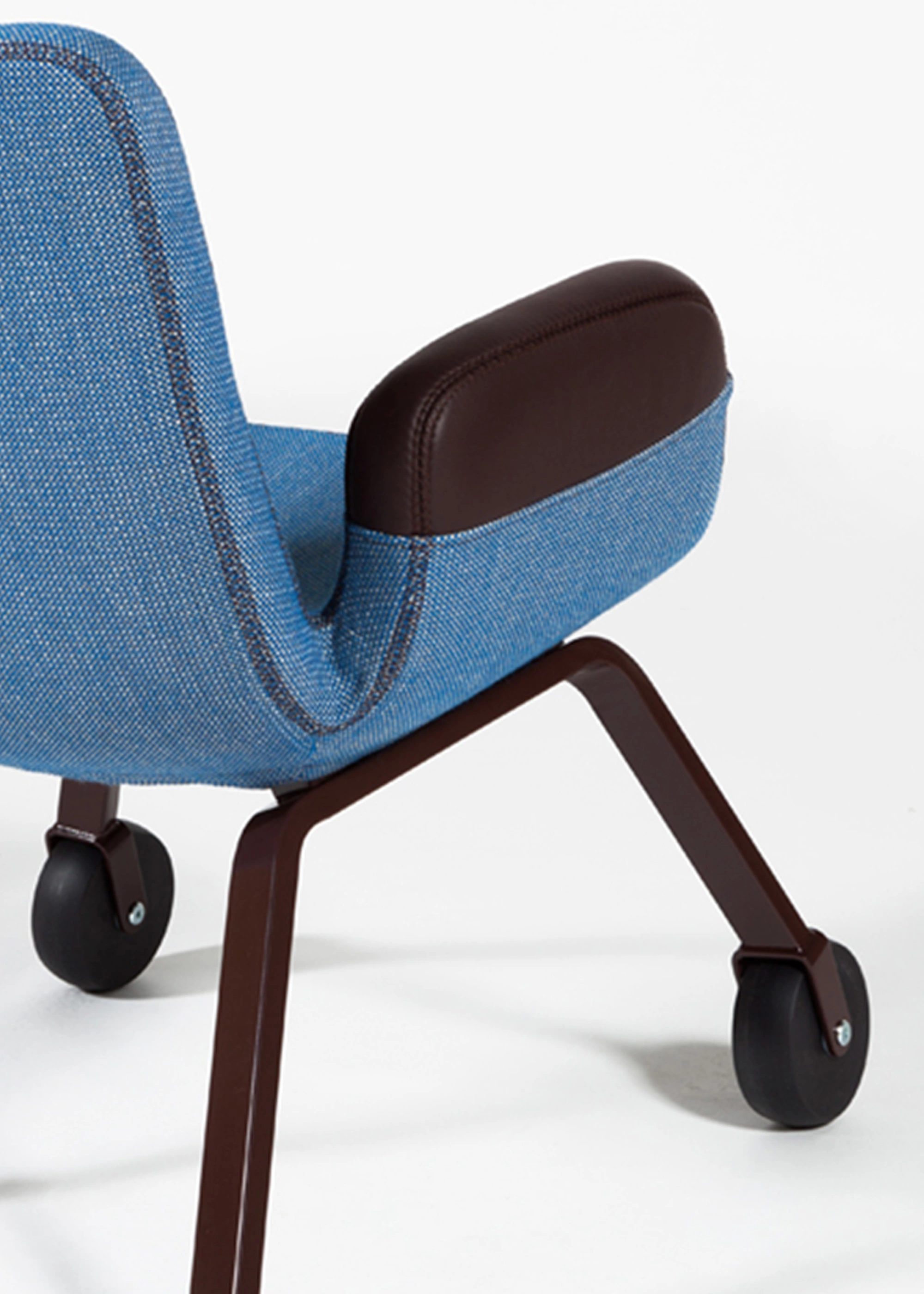 UN Lounge Chair - Hella Jongerius - Chair - Galerie kreo