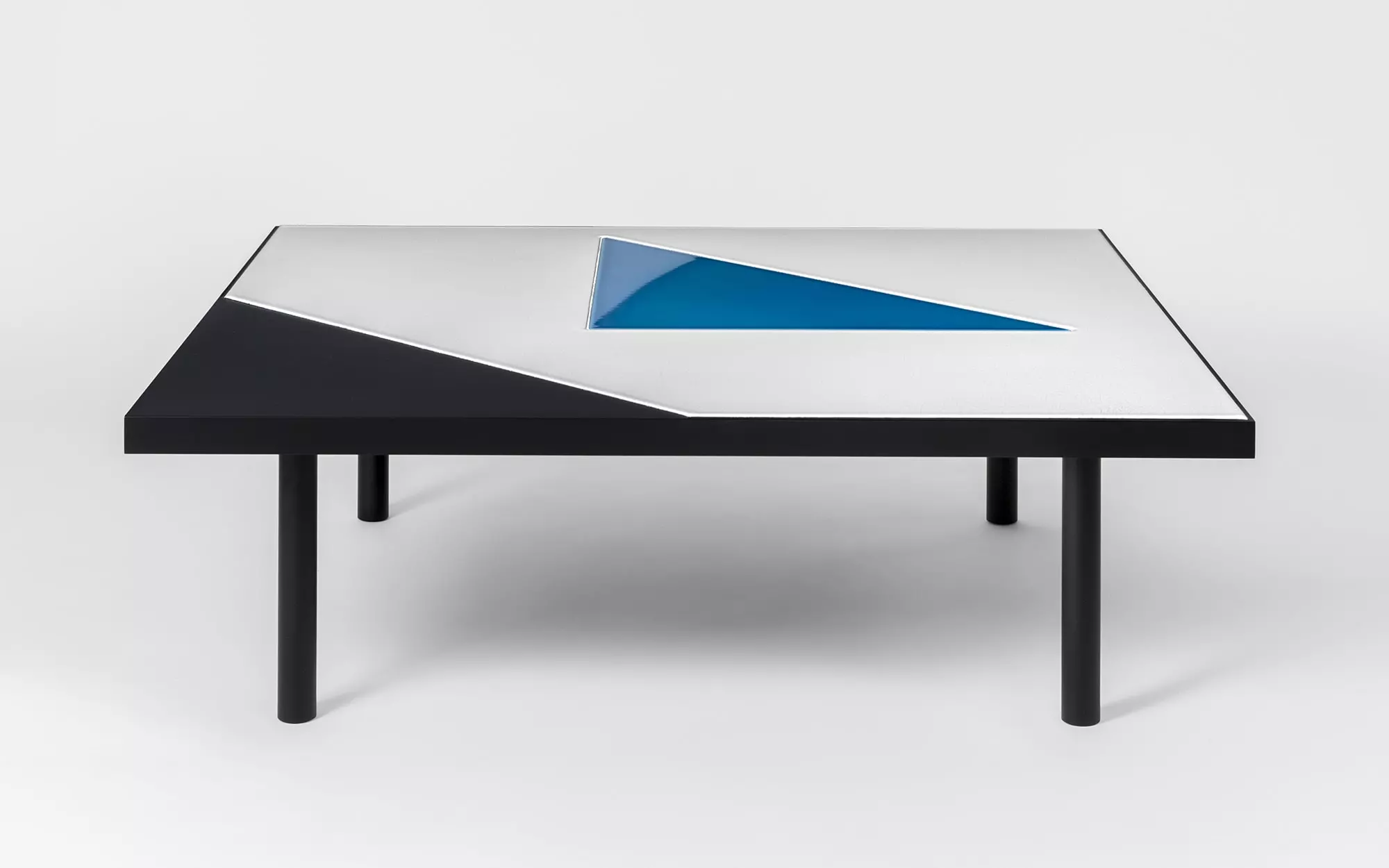 Translation Triangolo Coffee Table - Pierre Charpin - Coffee table - Galerie kreo