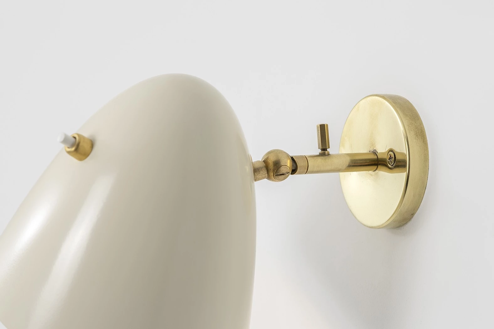 27 (cream) - Gino Sarfatti - Wall light - Galerie kreo