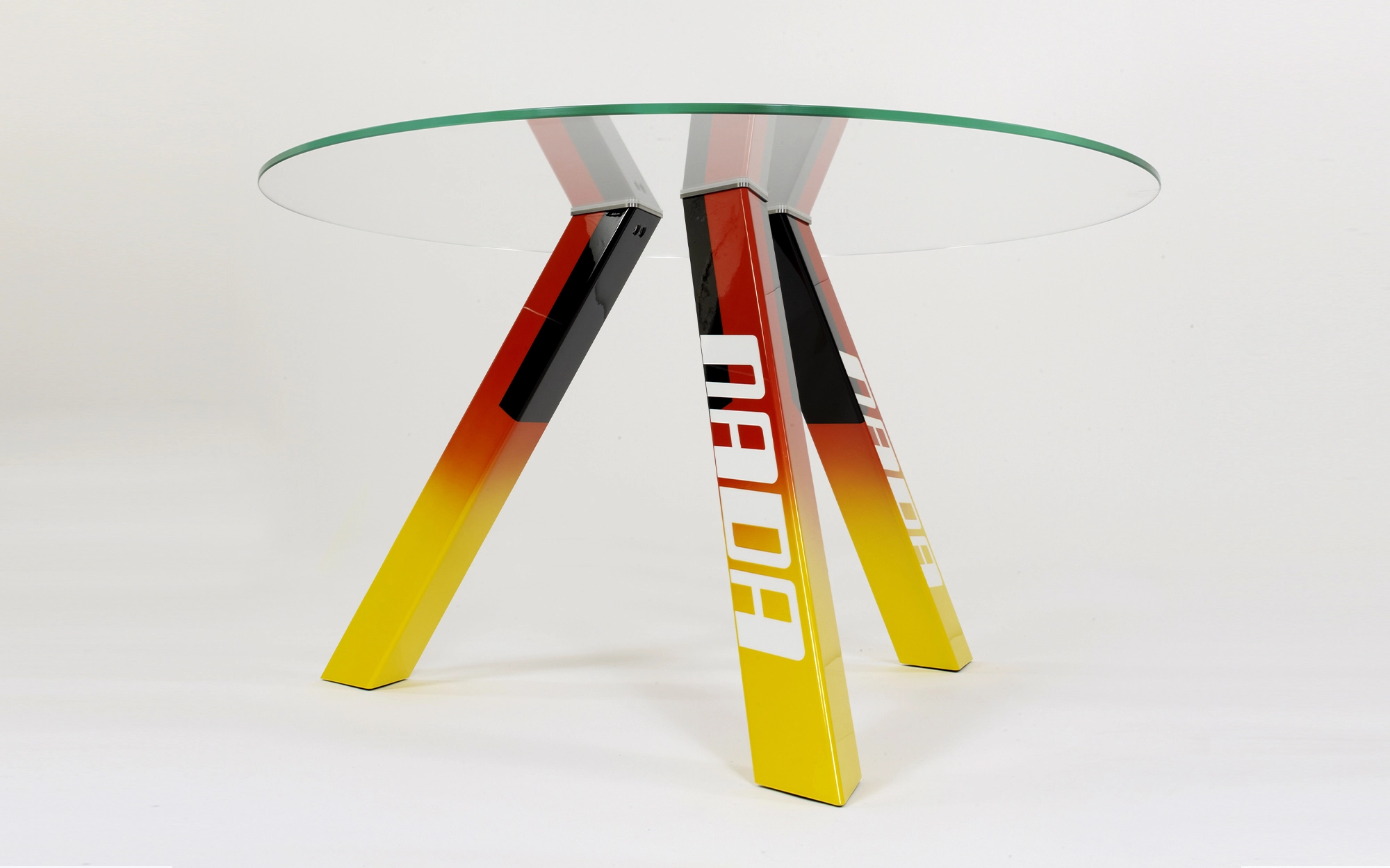 Nada Table - Konstantin Grcic - Floor light - Galerie kreo