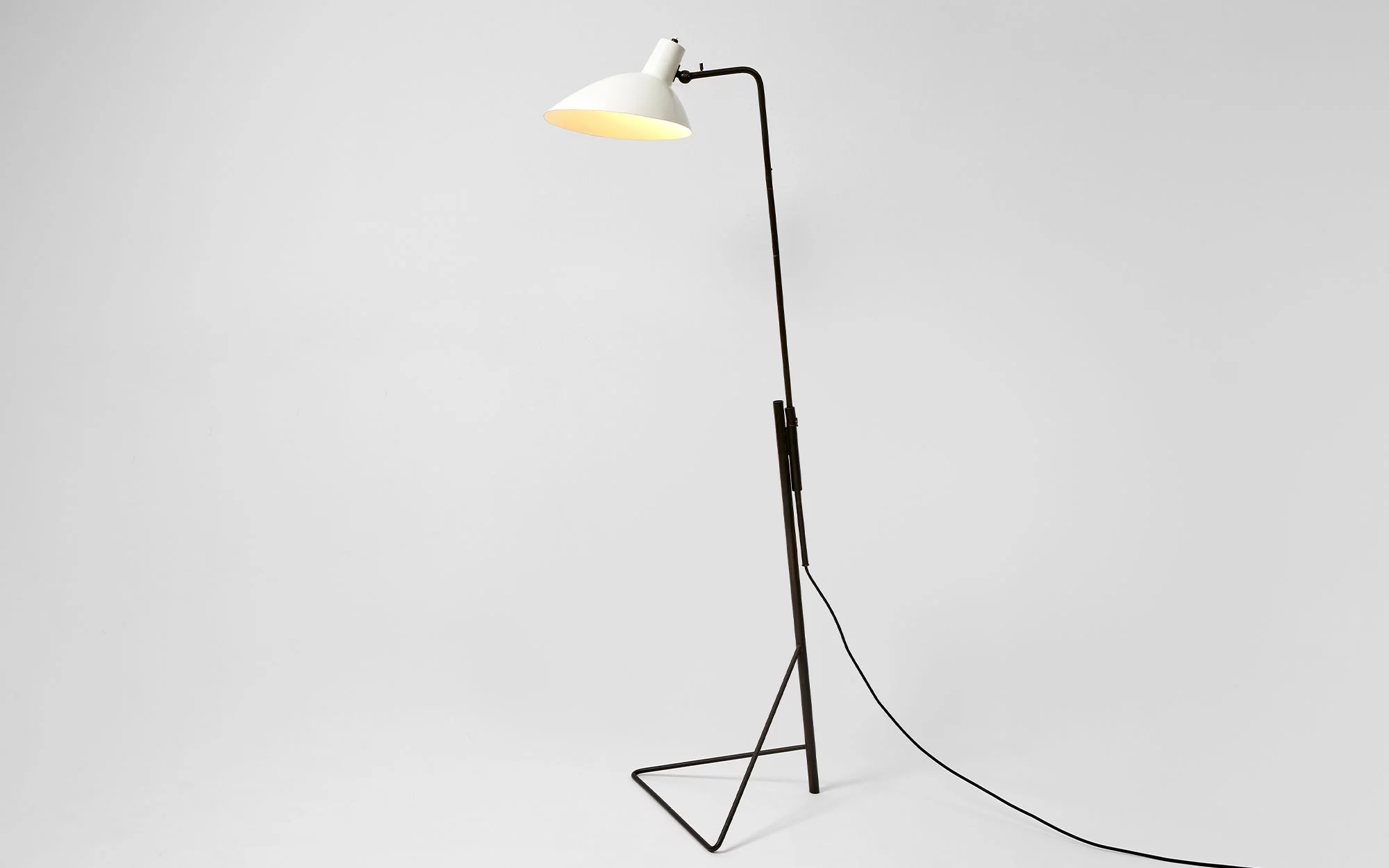 1045/VT Variant - Gino Sarfatti - Floor light - Galerie kreo