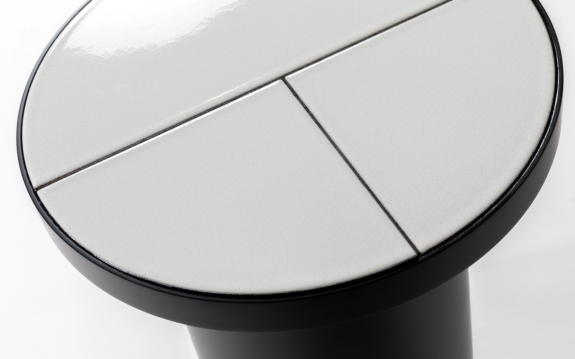 Fraction - monochromatic Side Table - Pierre Charpin - Side table - Galerie kreo