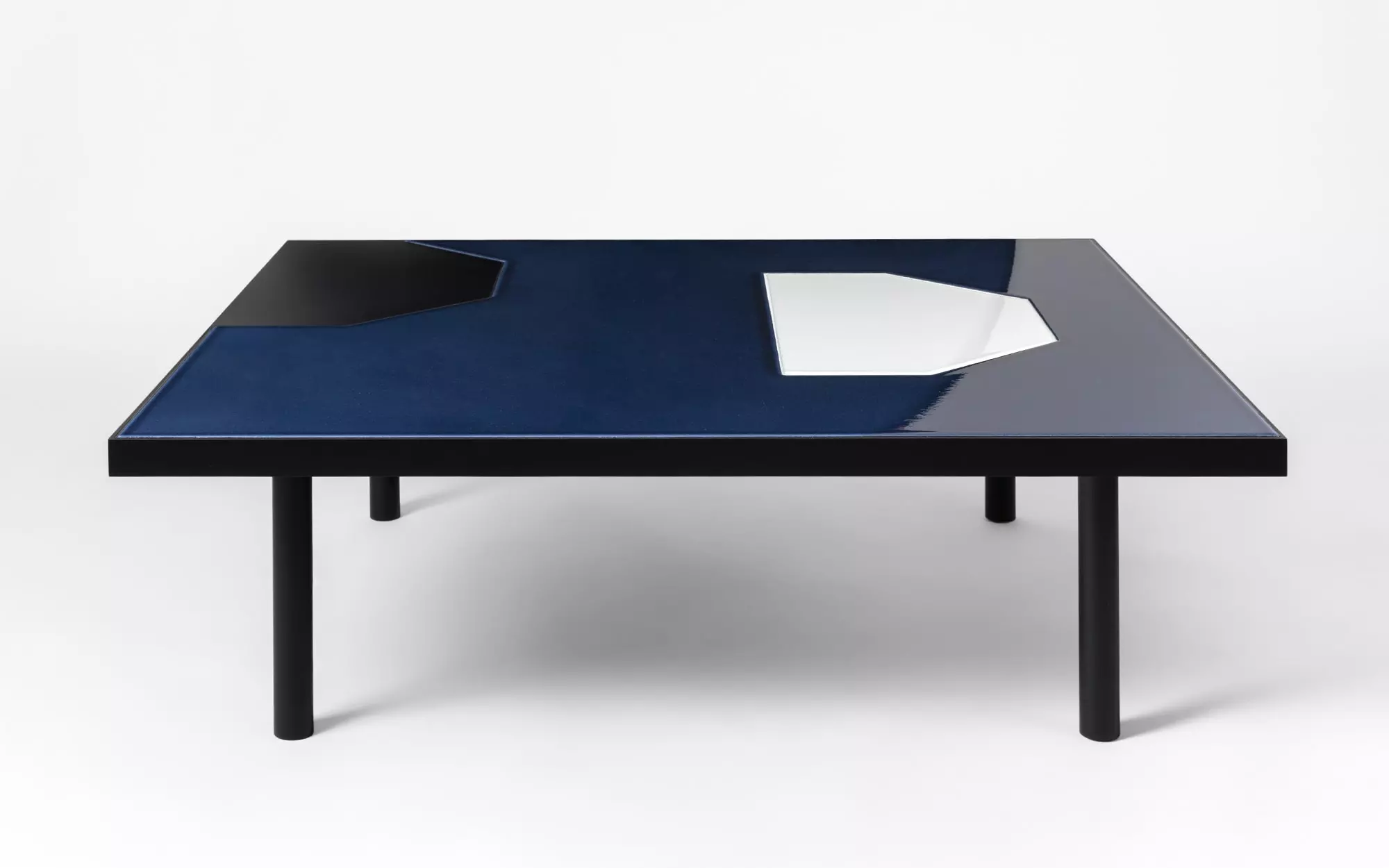 Translation Poligono Coffee Table - Pierre Charpin - Side table - Galerie kreo