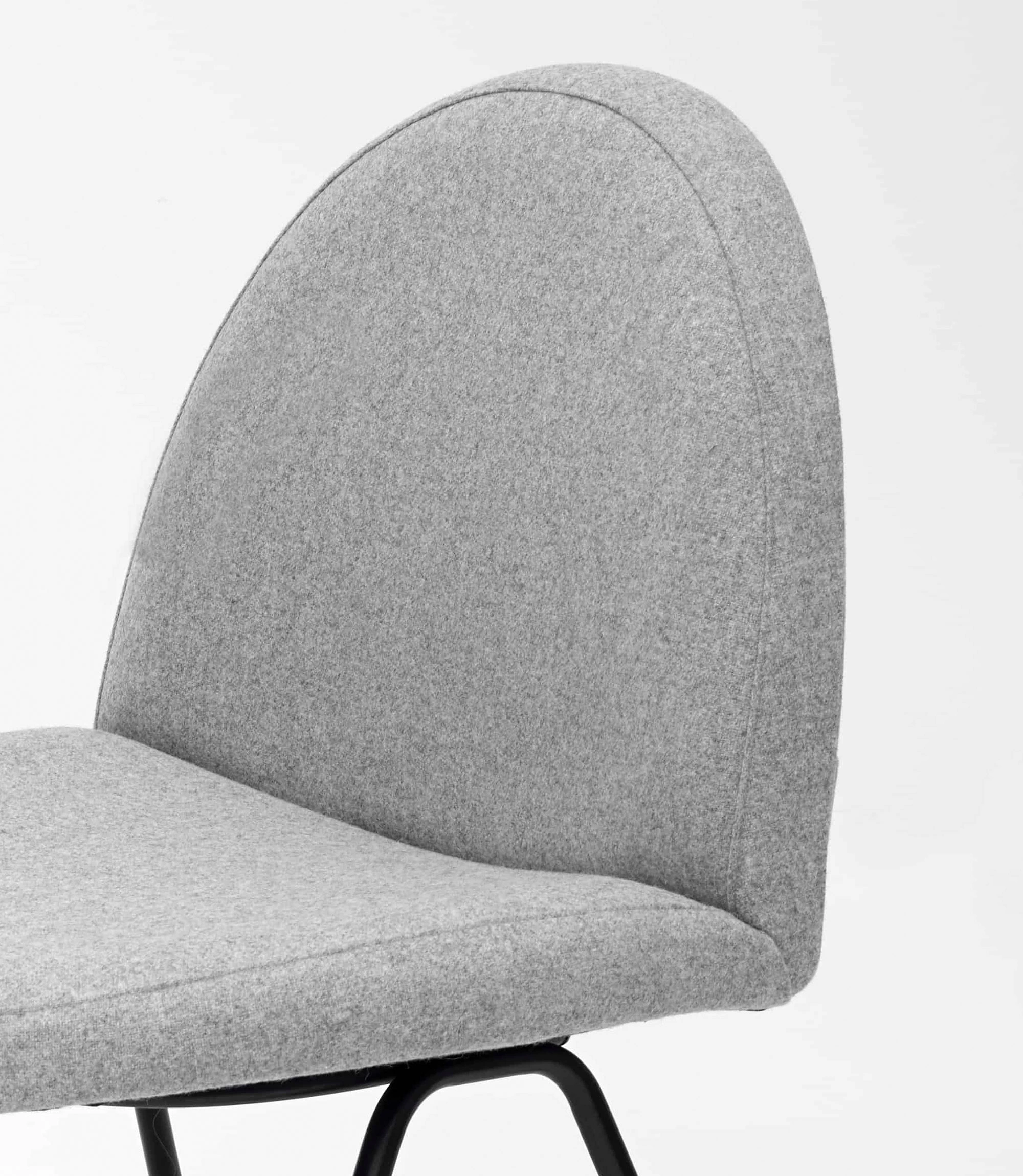Chair 771 - Joseph-André Motte - Seating - Galerie kreo