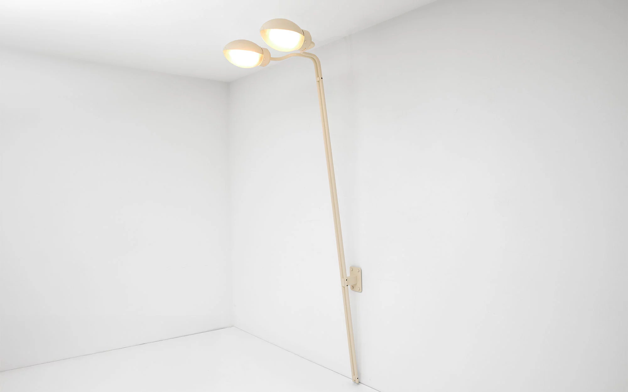 144 - Franco and Franca Albini and Helg  - Wall light - Galerie kreo