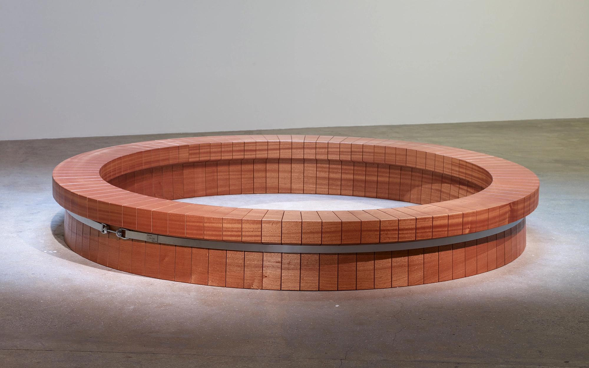 Wood Ring - Chris Kabel - Bench - Galerie kreo