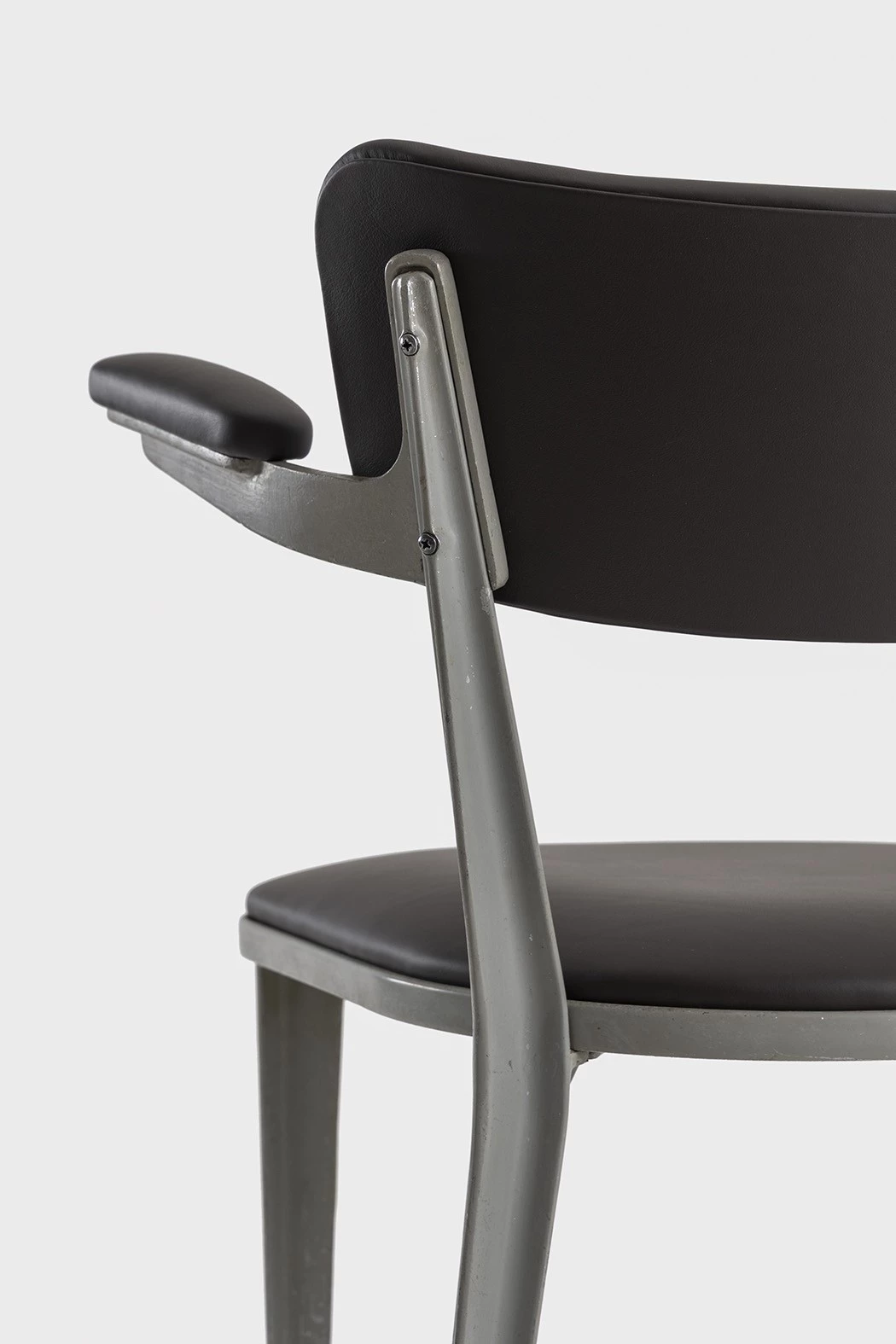 B3 Armchair (brown) - Ernest Race - Seating - Galerie kreo