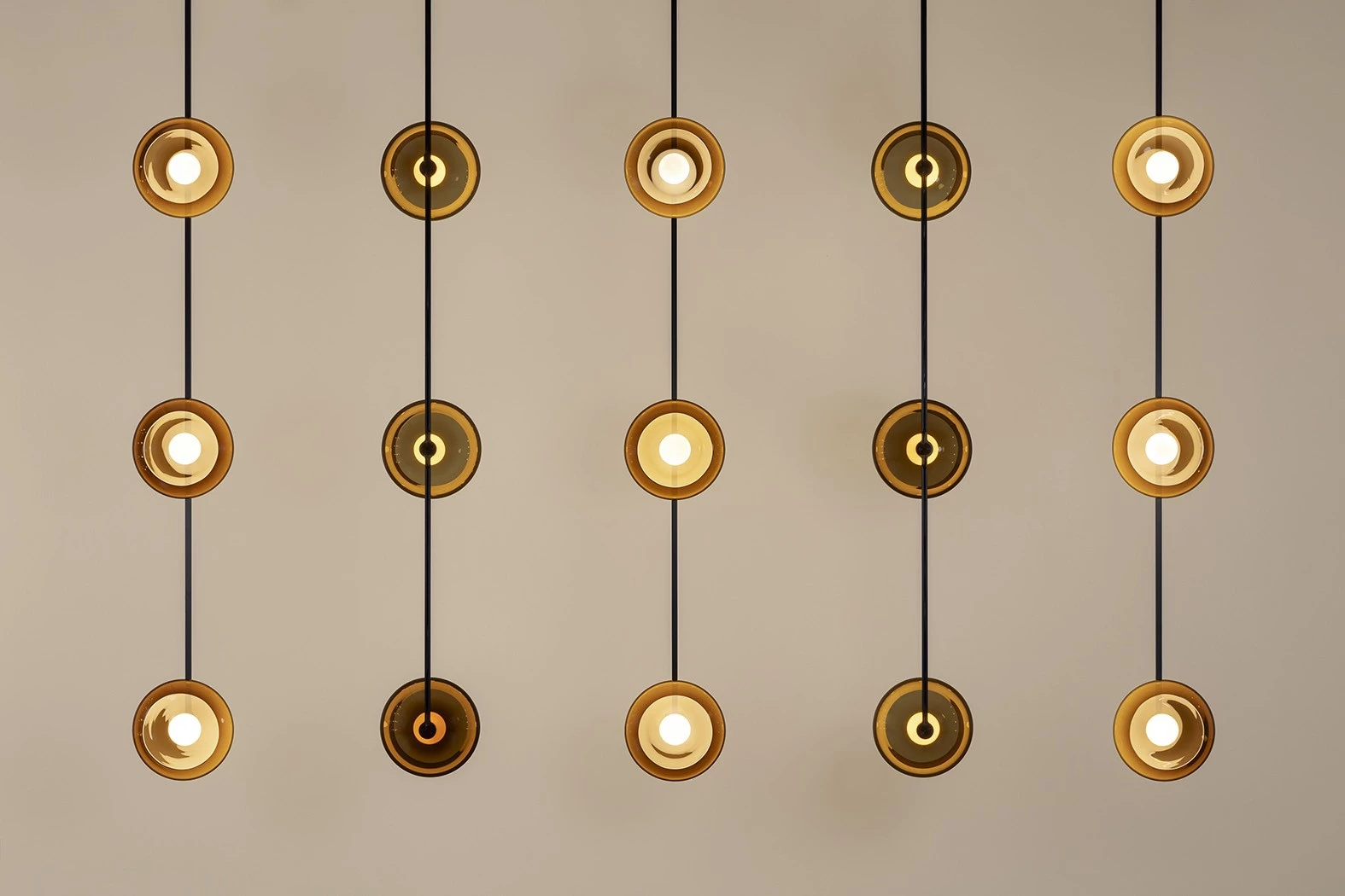 Clair-obscur MULTIPLE AMBER - Ronan Bouroullec - Ceiling light - Galerie kreo