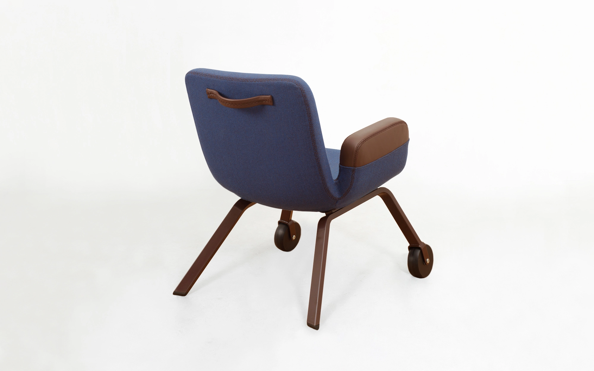 UN Lounge Chair - Hella Jongerius - Chair - Galerie kreo