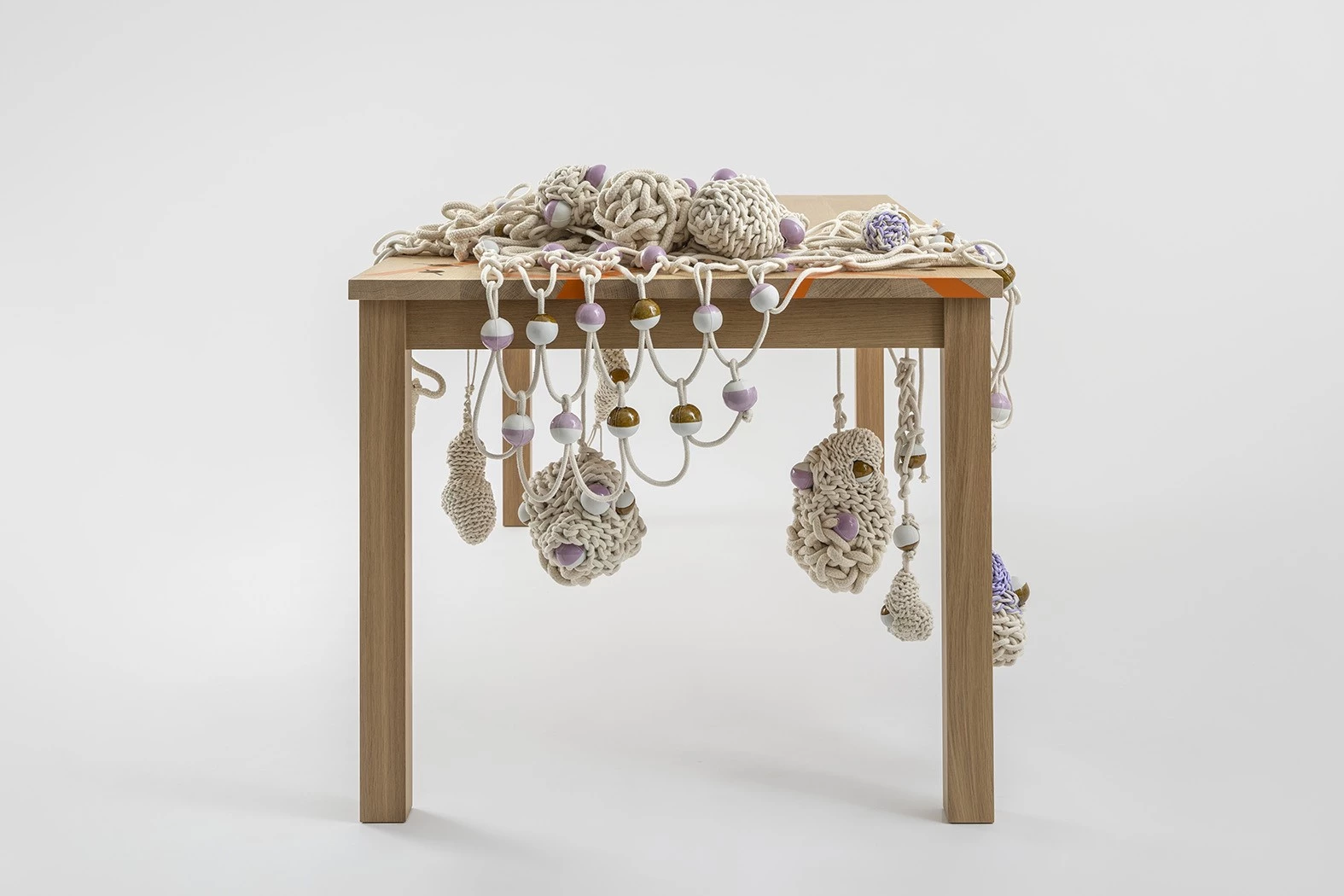 Beads LT - Hella Jongerius - Table - Galerie kreo