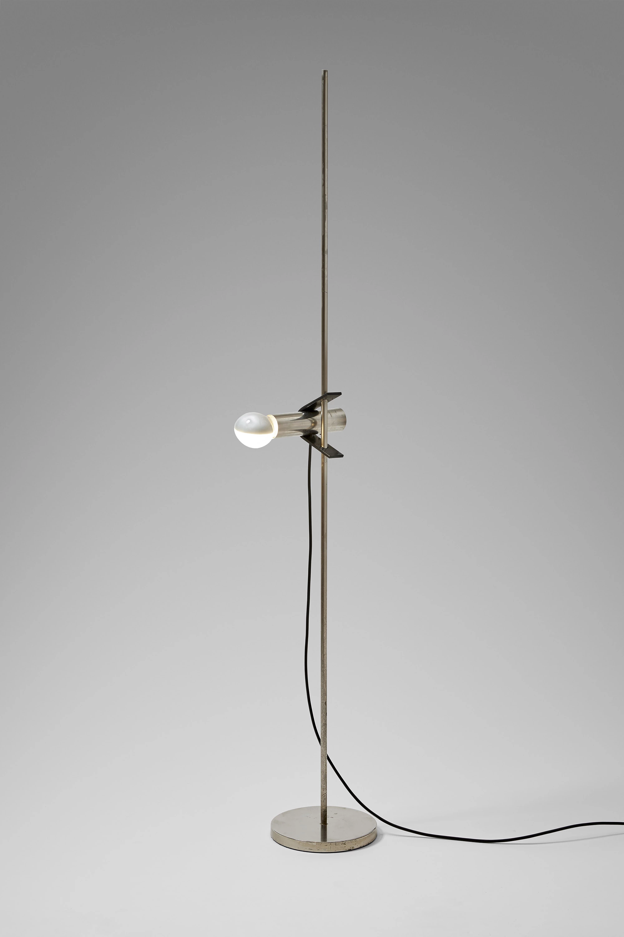 399  - Angelo and Renato Ostuni and Forti  - Floor light - Galerie kreo
