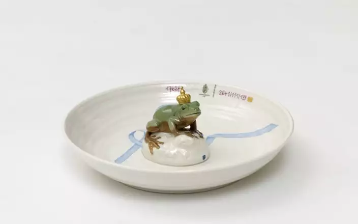 Hella Jongerius Plate with frog