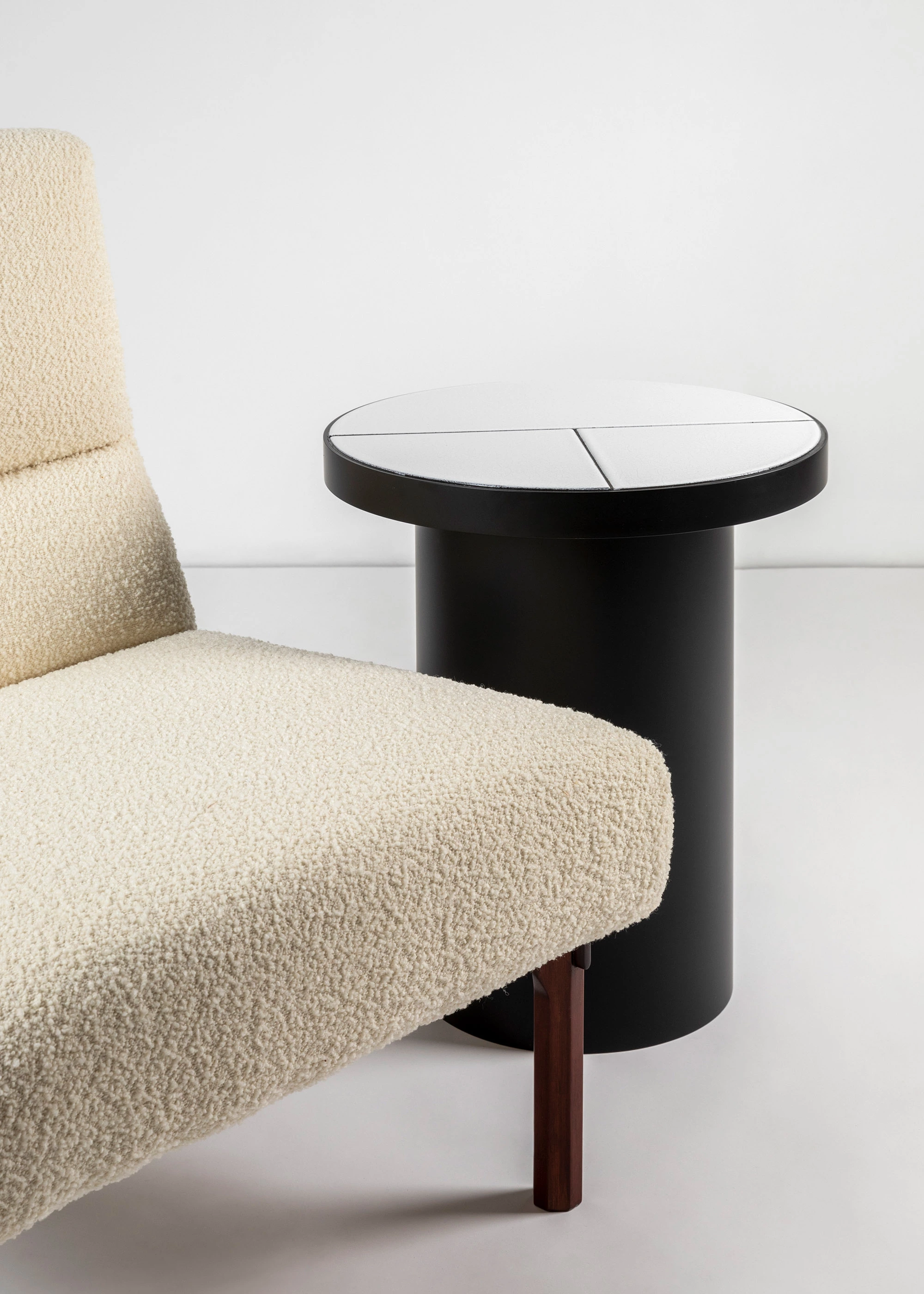 Fraction - monochromatic Side Table - Pierre Charpin - Side table - Galerie kreo