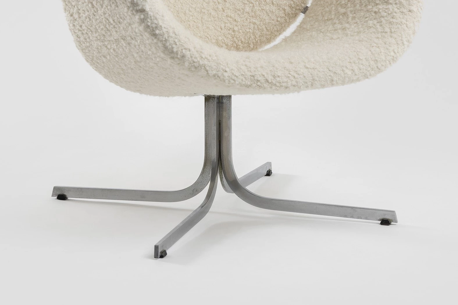 Armchair F551 - Pierre Paulin - Seating - Galerie kreo
