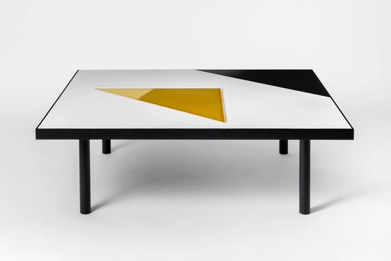 Translation Triangolo Coffee Table - Pierre Charpin - Miscellaneous - Galerie kreo