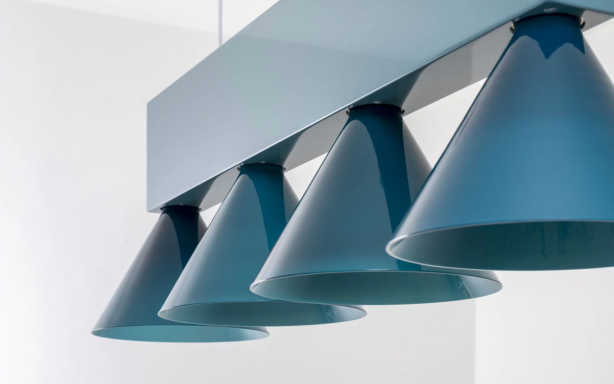 Signal C4 MONOCHROMATIC - Edward Barber and Jay Osgerby - Pendant light - Galerie kreo