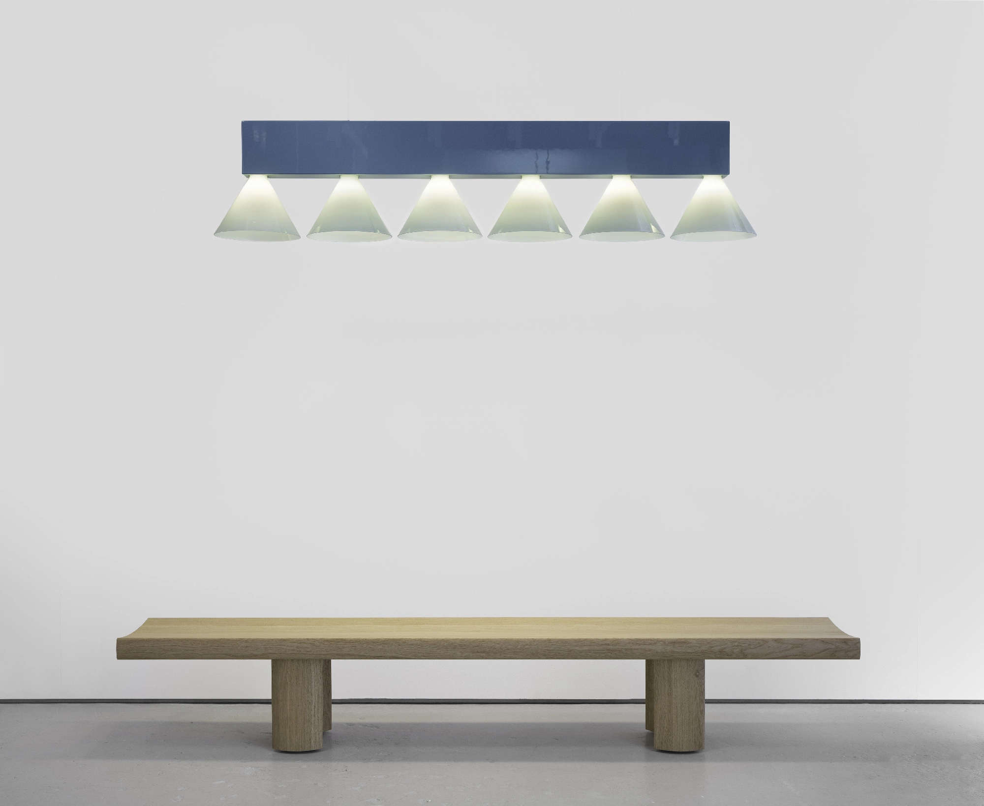 Hakone Bench - Edward and Jay Barber and Osgerby - Bench - Galerie kreo