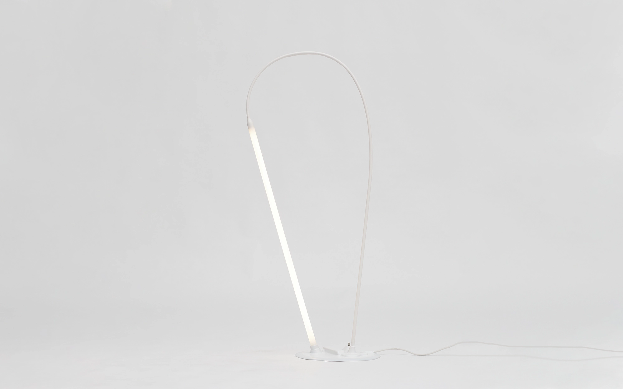 Frozen Bended - Studio Wieki Somers - Floor light - Galerie kreo