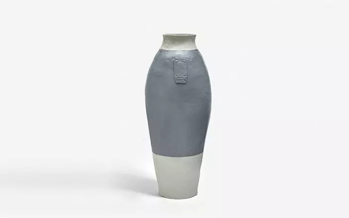 Colored Vases RAL 7001 (PEARL GREY) - Hella Jongerius - Mirror - Galerie kreo