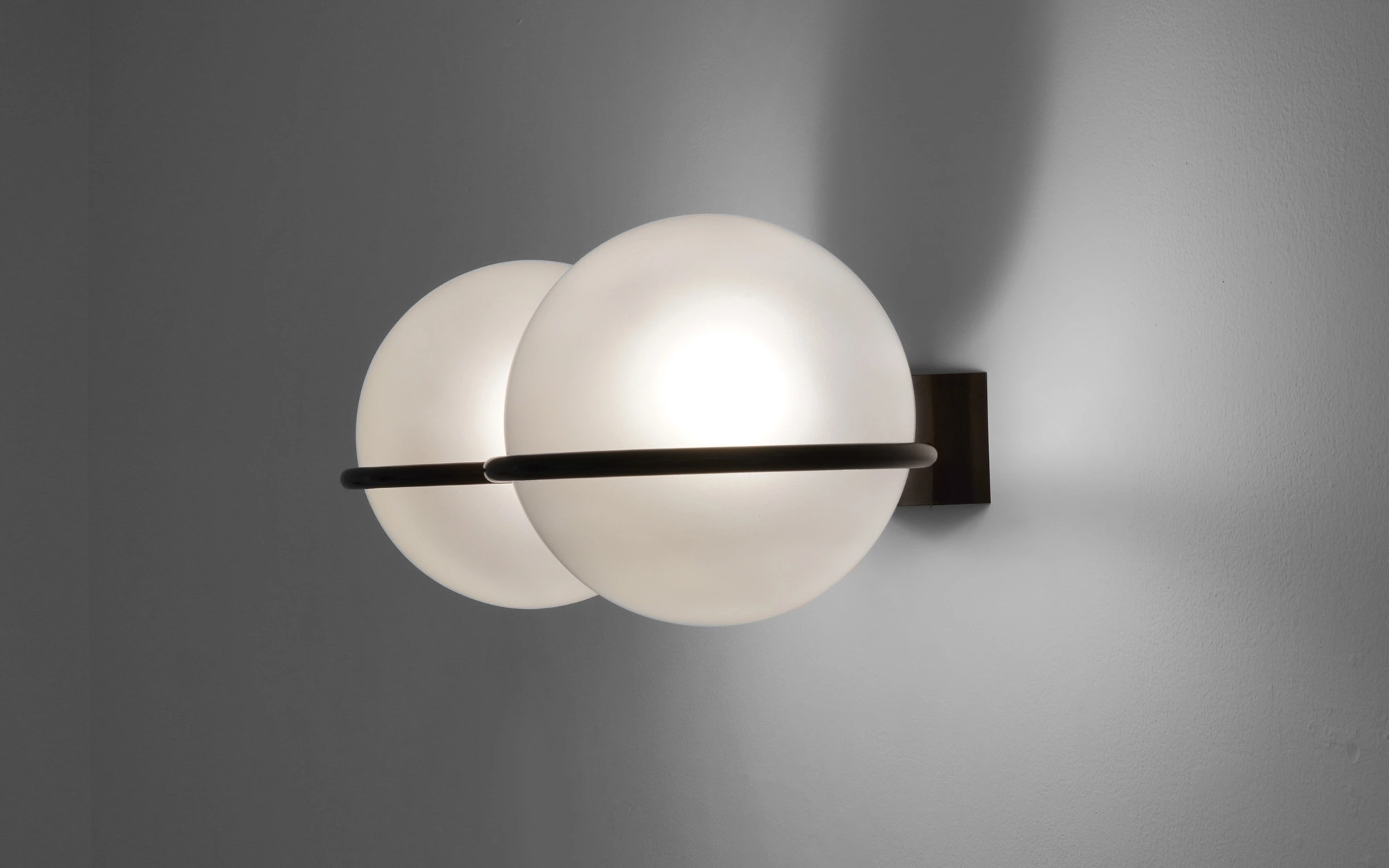 238/2 (2) (brown) - Gino Sarfatti - Wall light - Galerie kreo