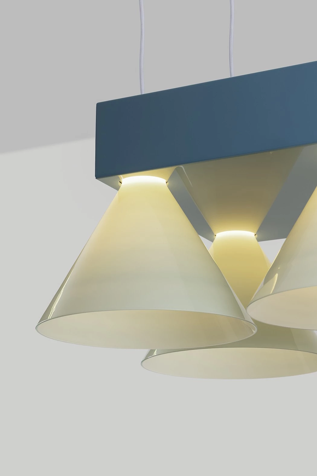 Signal C4S POLYCHROMATIC - Edward Barber and Jay Osgerby - Pendant light - Galerie kreo
