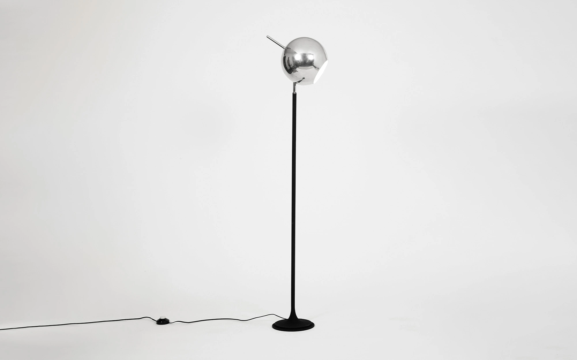 1082 - Gino Sarfatti - Floor light - Galerie kreo