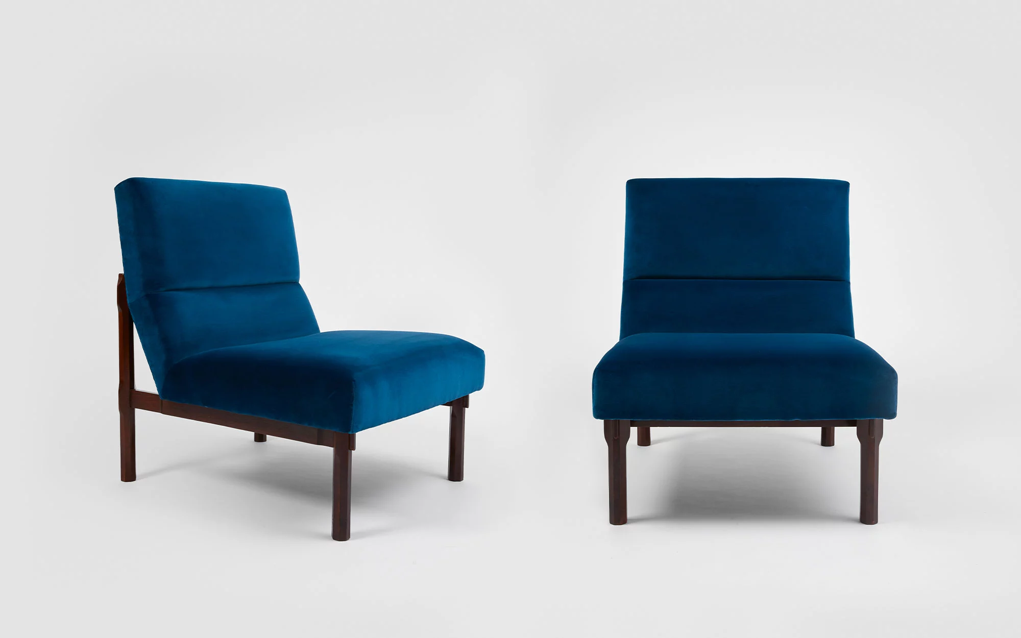 Armchair model n°869 - Ico & Luisa Parisi  - Coffee table - Galerie kreo