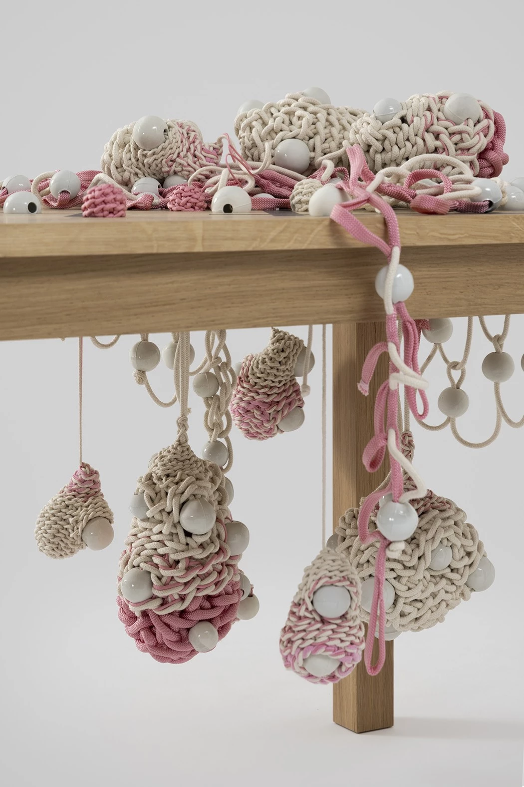 Beads T - Hella Jongerius - Table - Galerie kreo