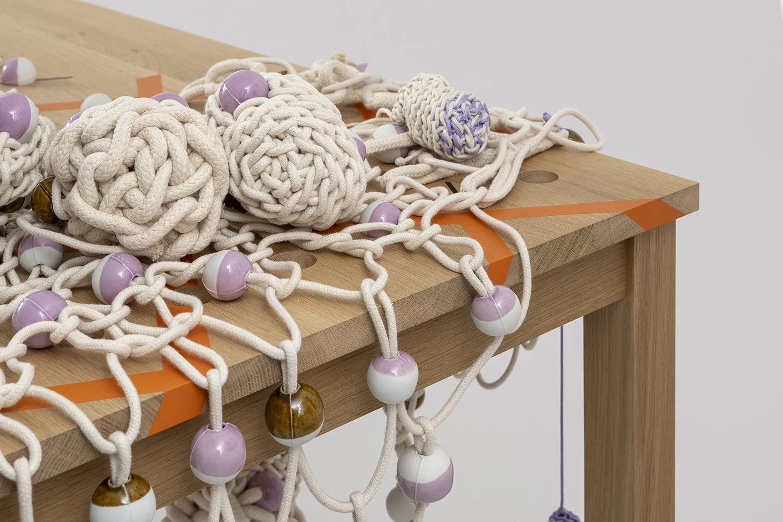 Beads LT - Hella Jongerius - Table - Galerie kreo