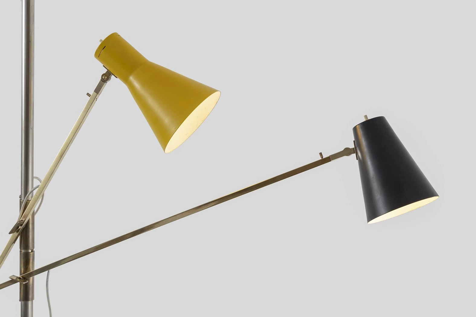 1050/2 - Gino Sarfatti - Floor light - Galerie kreo