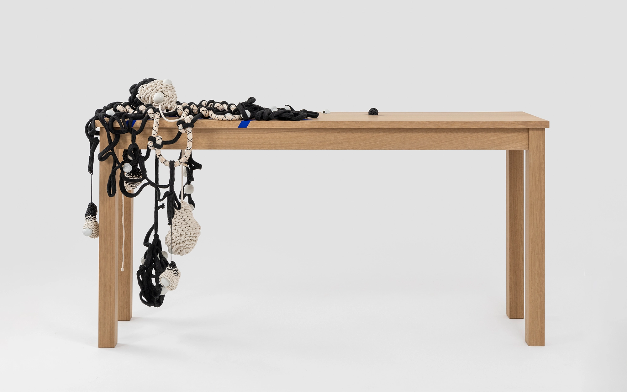 Beads C - Hella Jongerius - Console - Galerie kreo