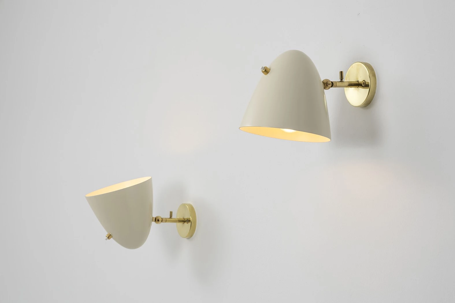 27 (cream) - Gino Sarfatti - Wall light - Galerie kreo