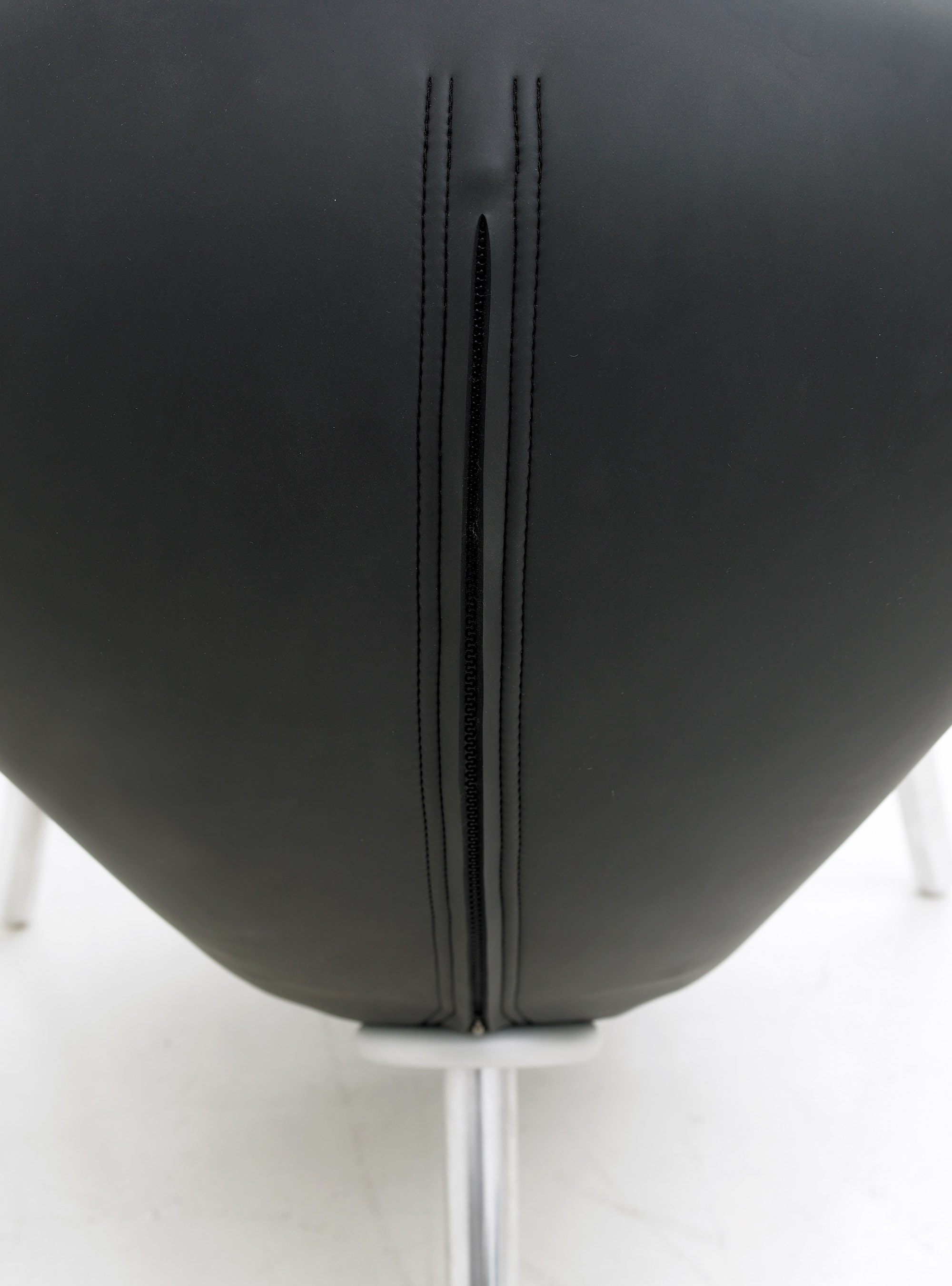 Embryo Chair - Marc Newson - Chair - Galerie kreo