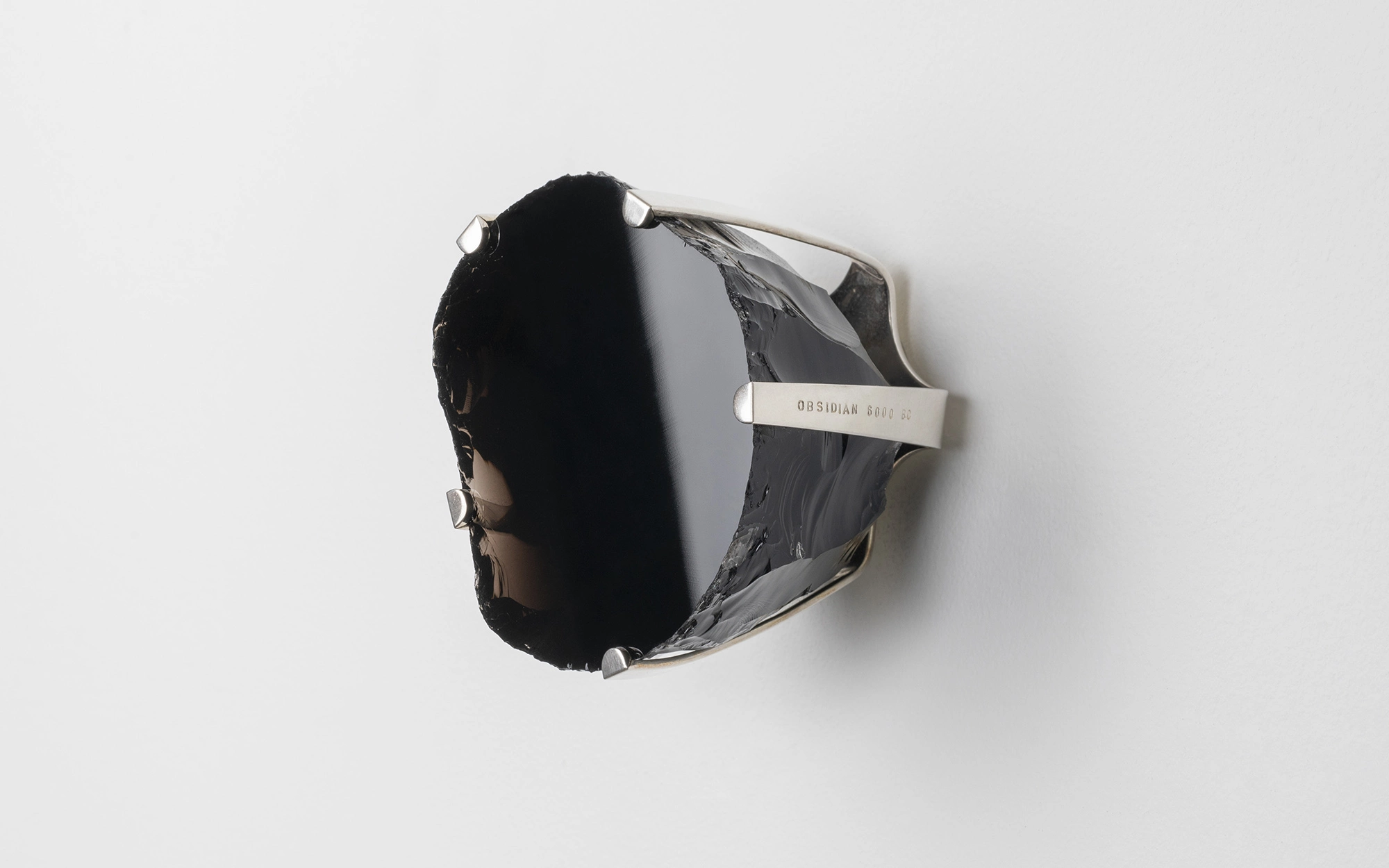 Obsidian Mirror - Front - Storage - Galerie kreo